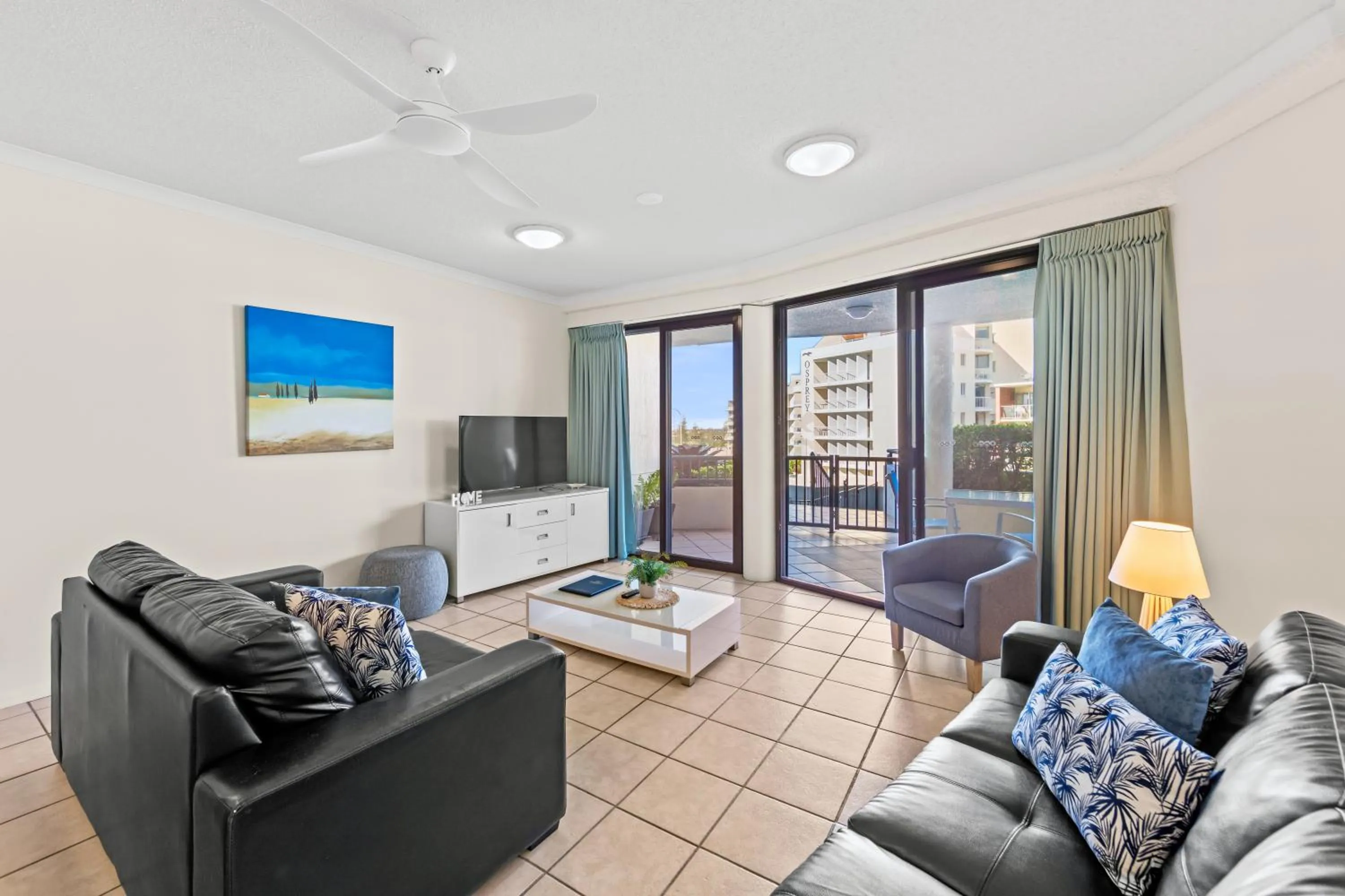 Living room in Alexandra on the Pacific