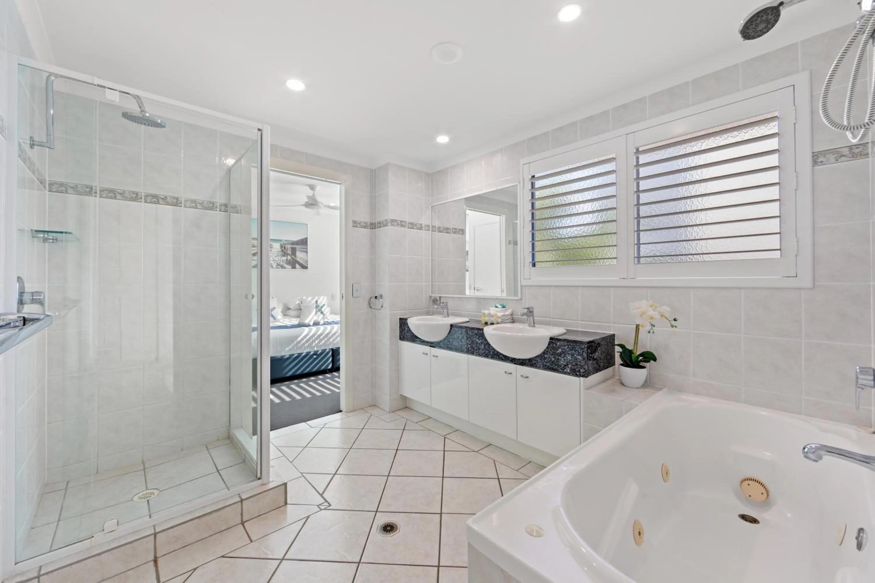 Bathroom in Alexandra on the Pacific