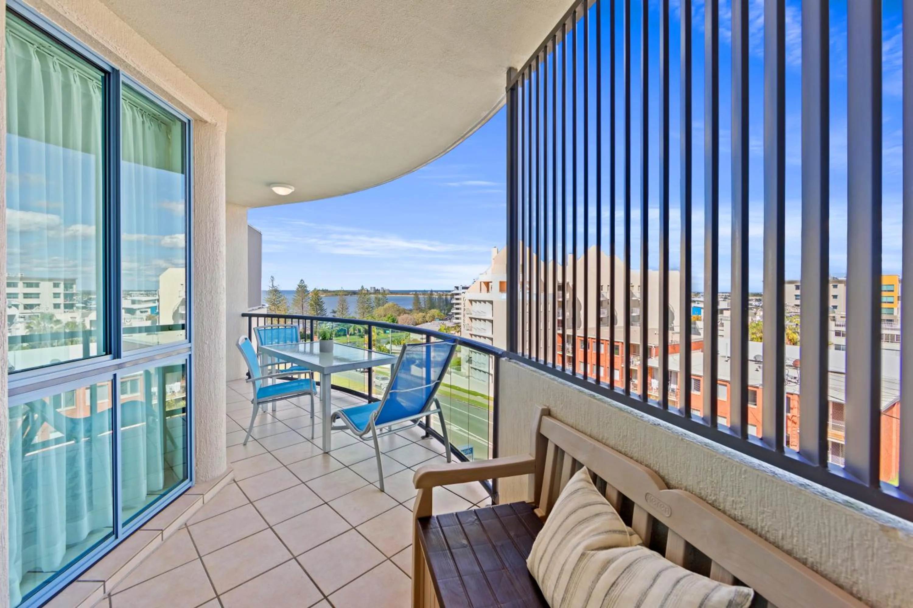 Balcony/Terrace in Alexandra on the Pacific