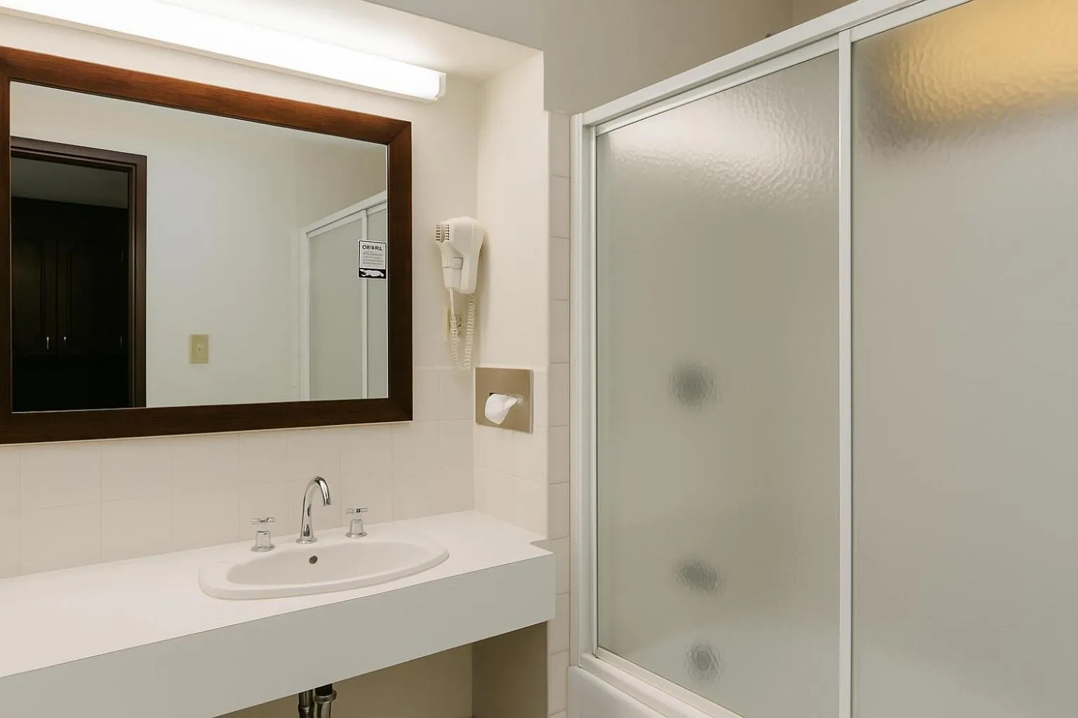 Shower in West Coaster Motel