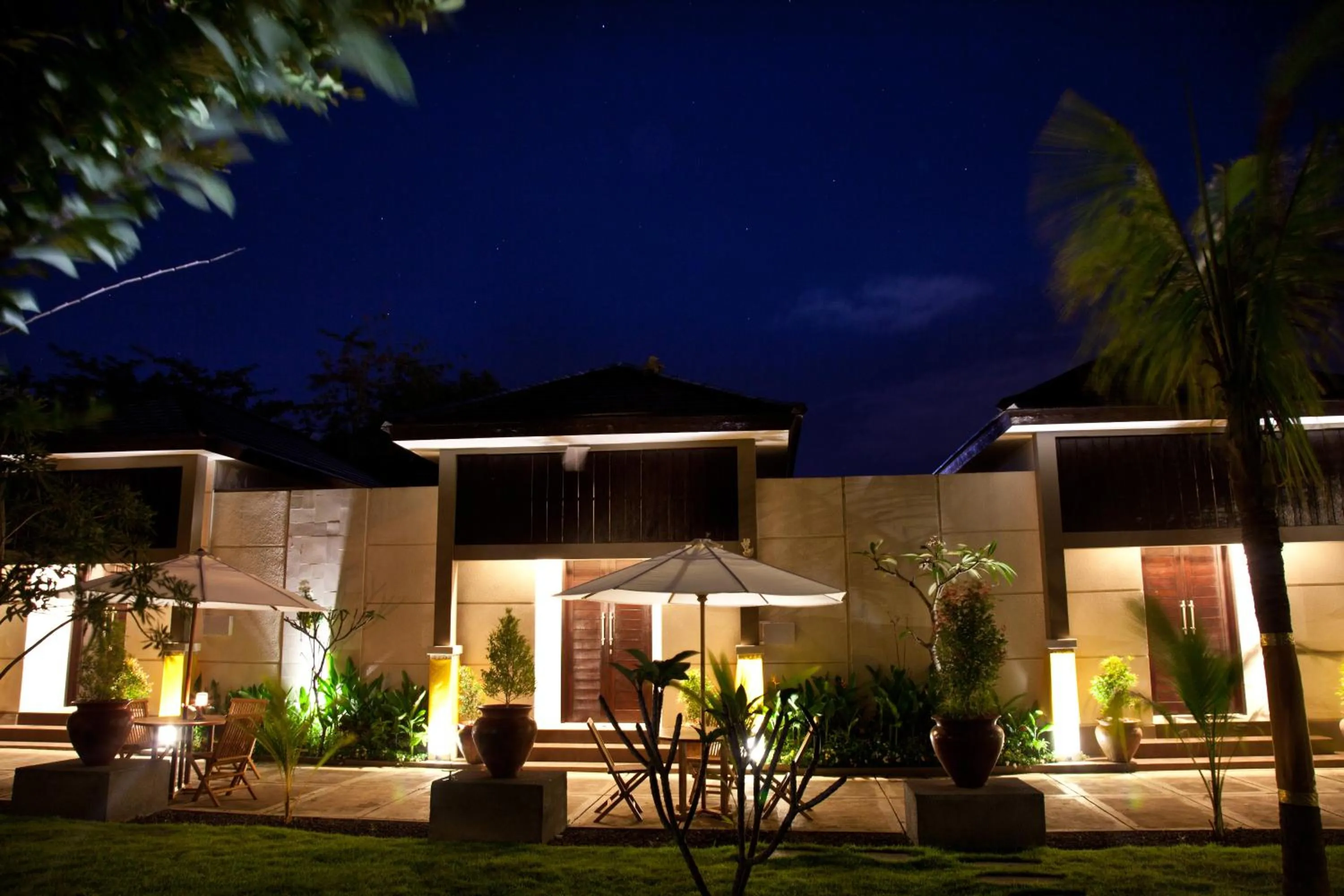 Night in Muaya Villa
