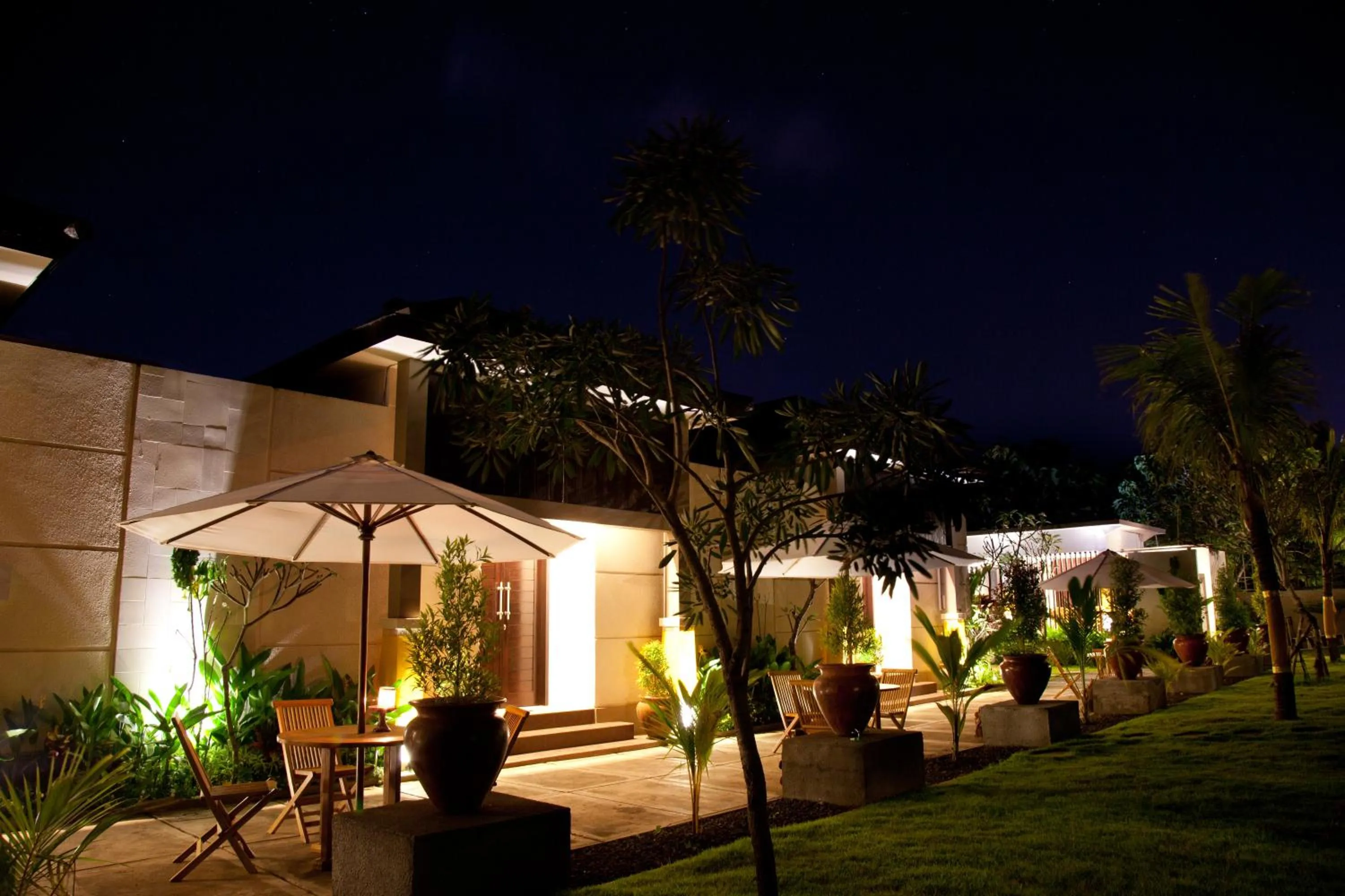 Night in Muaya Villa