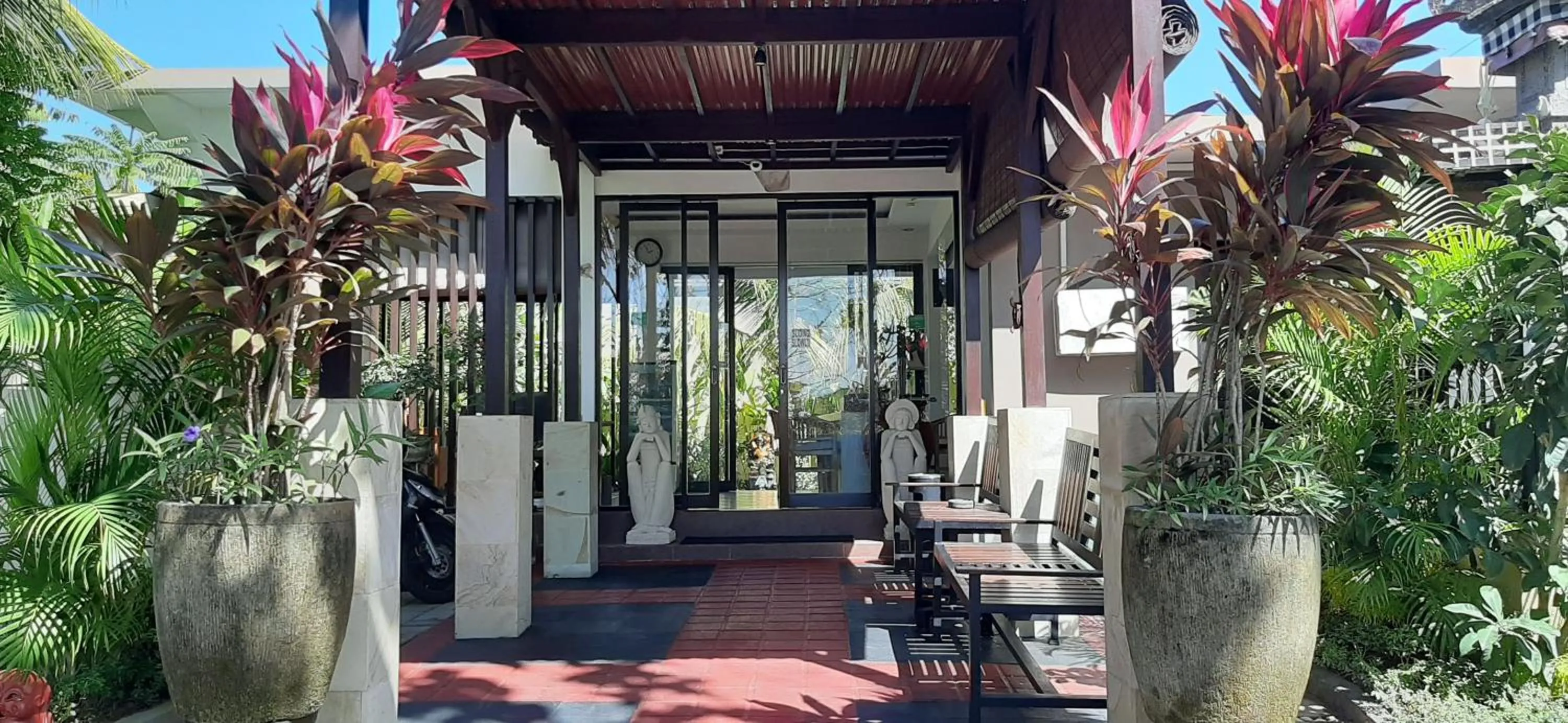 Dining area in Muaya Villa