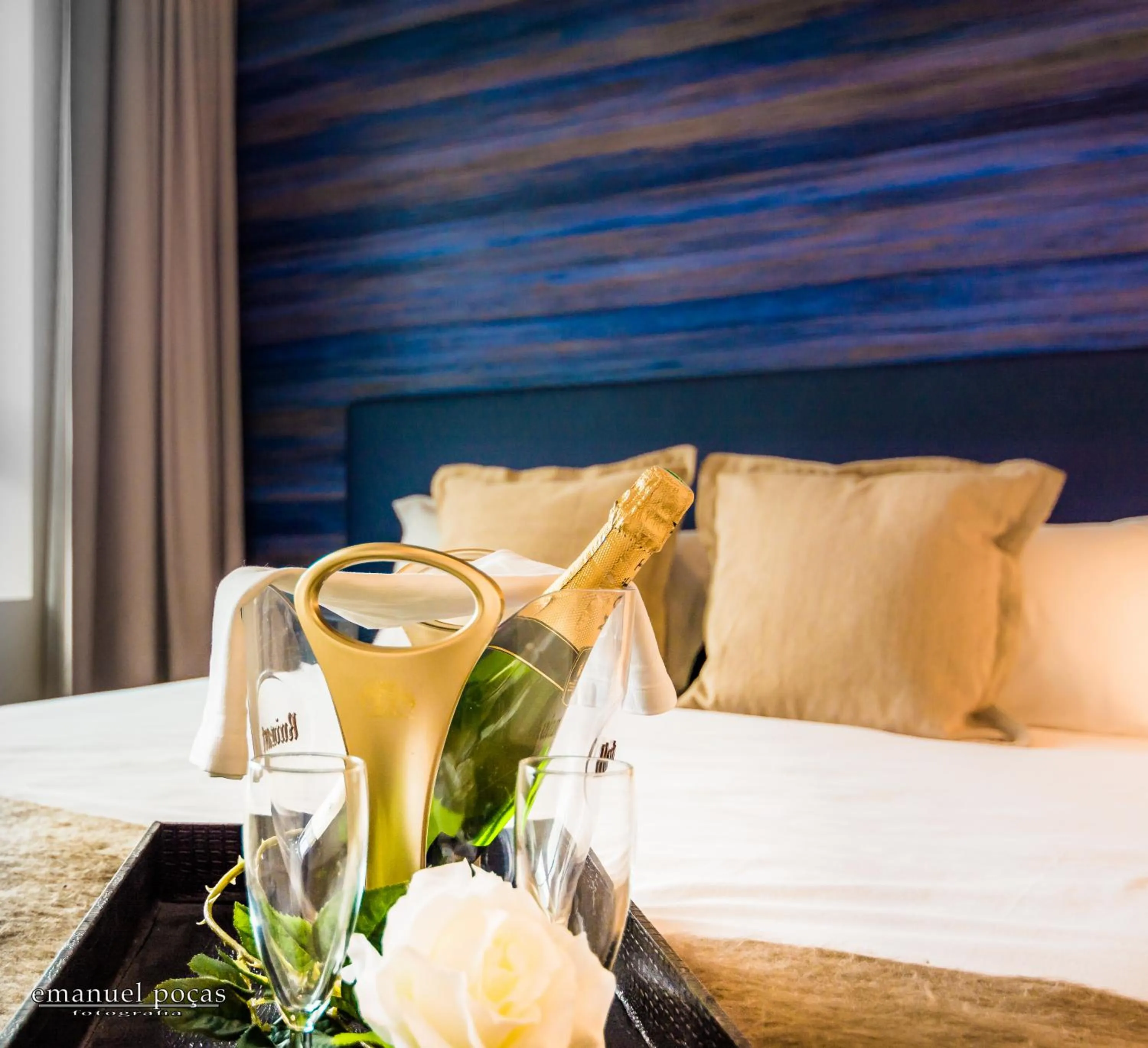 Decorative detail, Bed in Passos Manuel by Innapartments