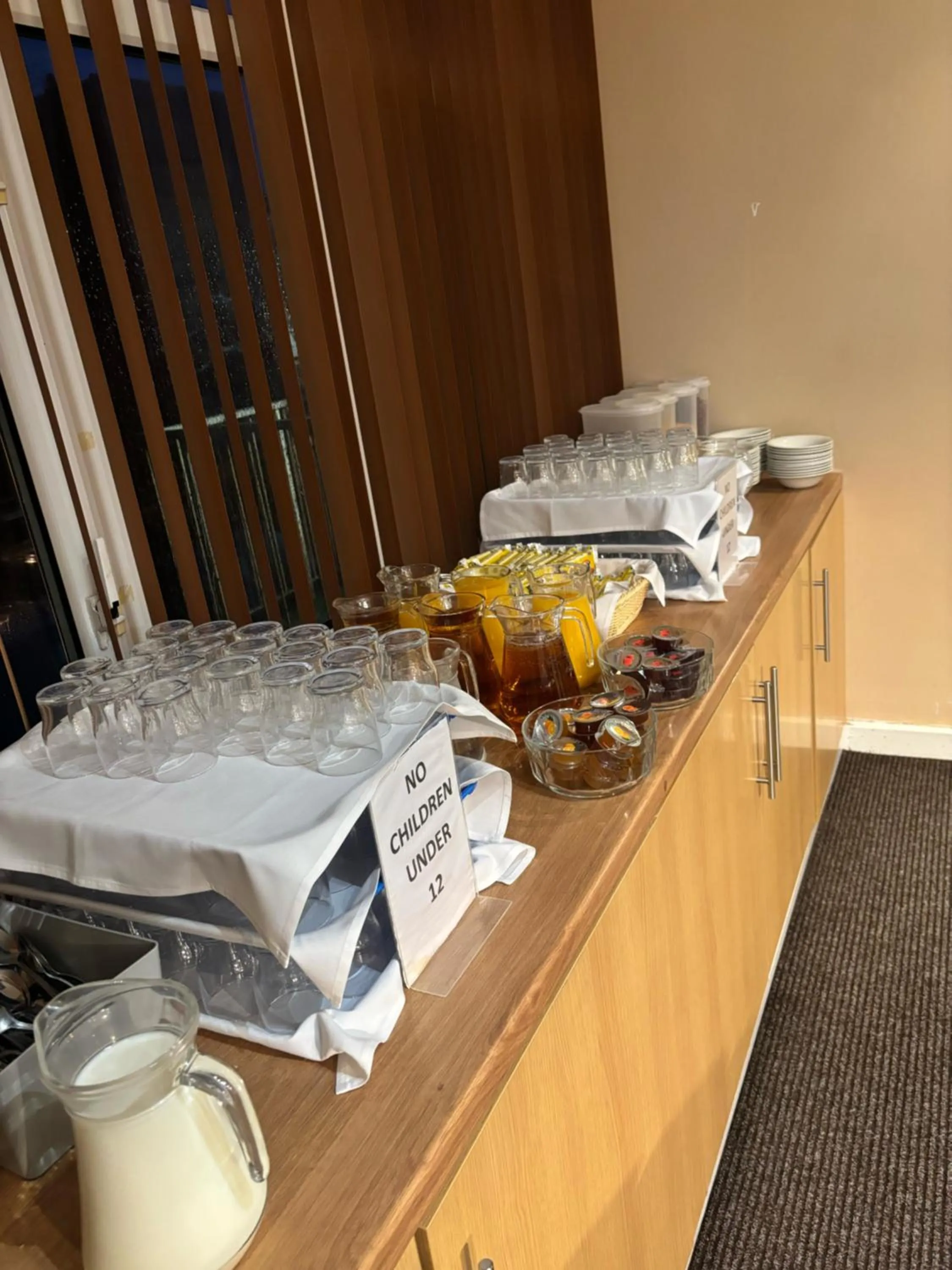 Food and drinks in The Lawton