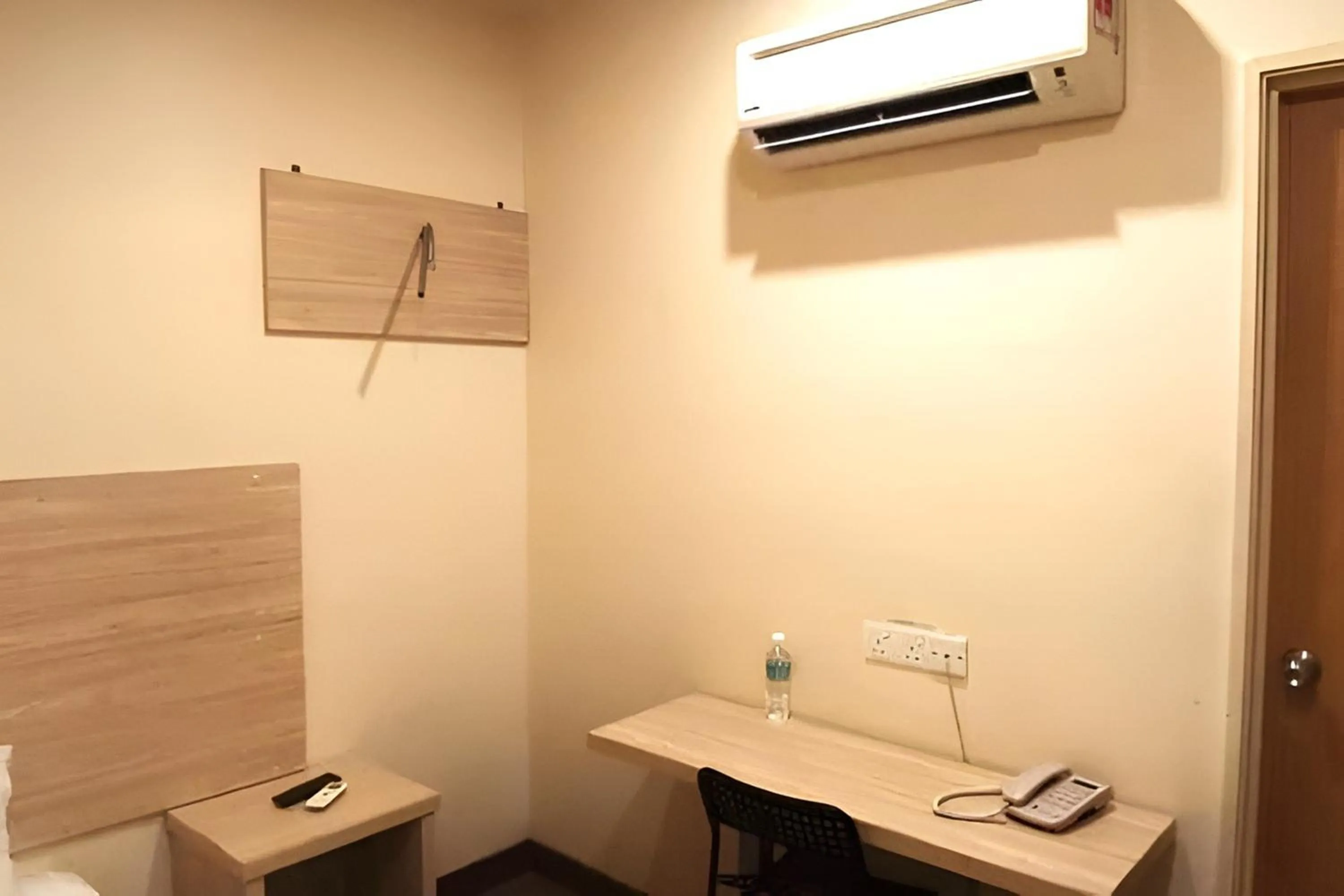 air conditioner in YP Boutique Hotel, Paradigm Mall Petaling Jaya