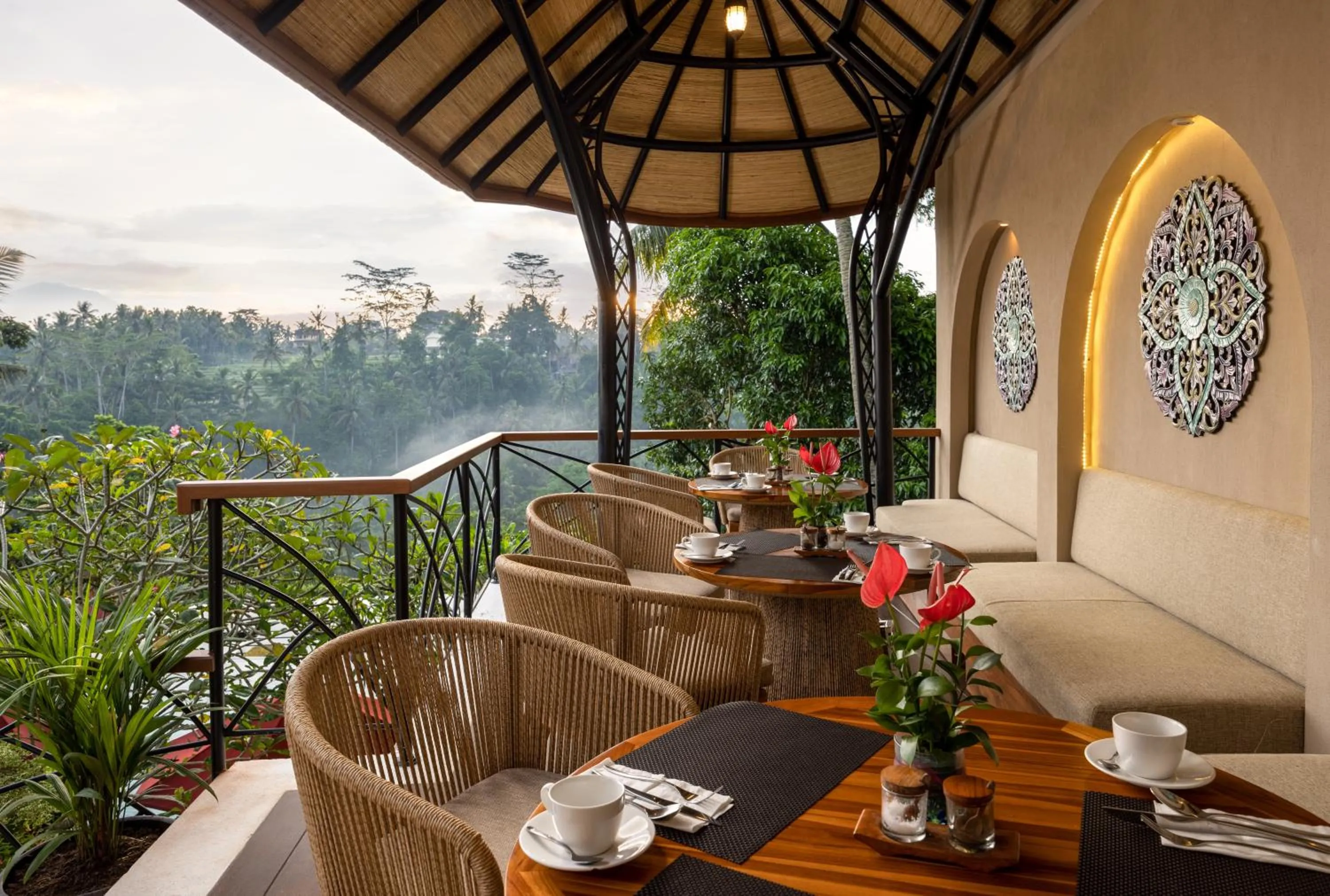 Restaurant/places to eat in Jannata Resort and Spa