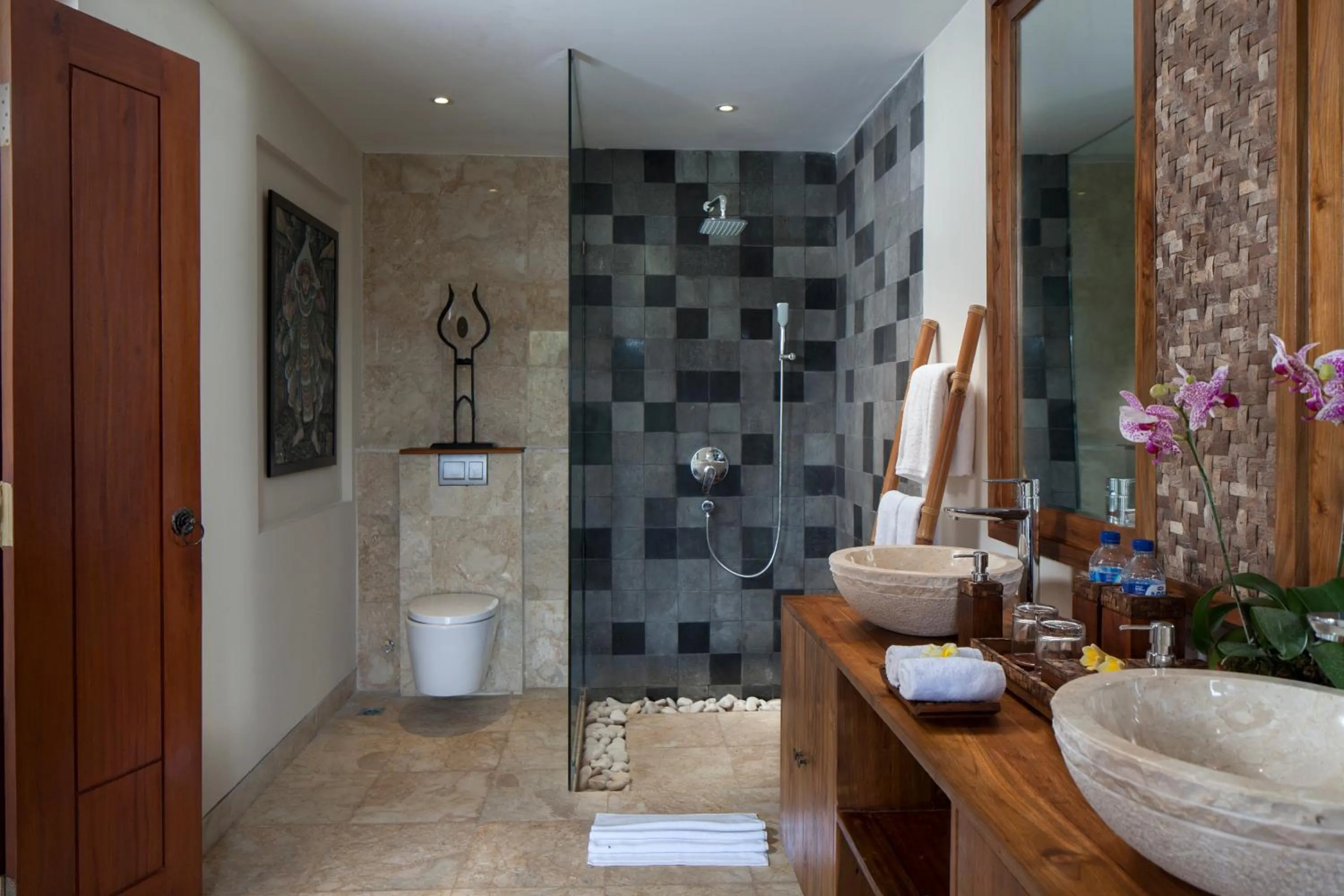 Shower in Jannata Resort and Spa