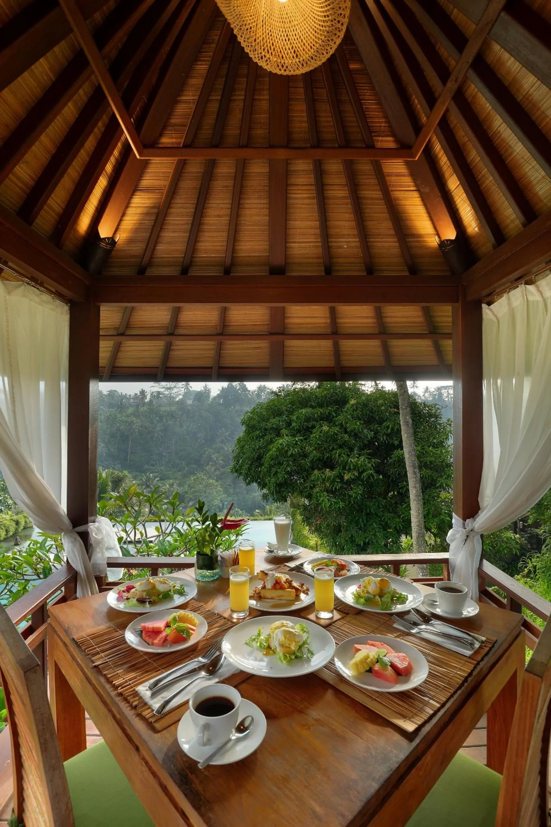 Restaurant/places to eat in Jannata Resort and Spa