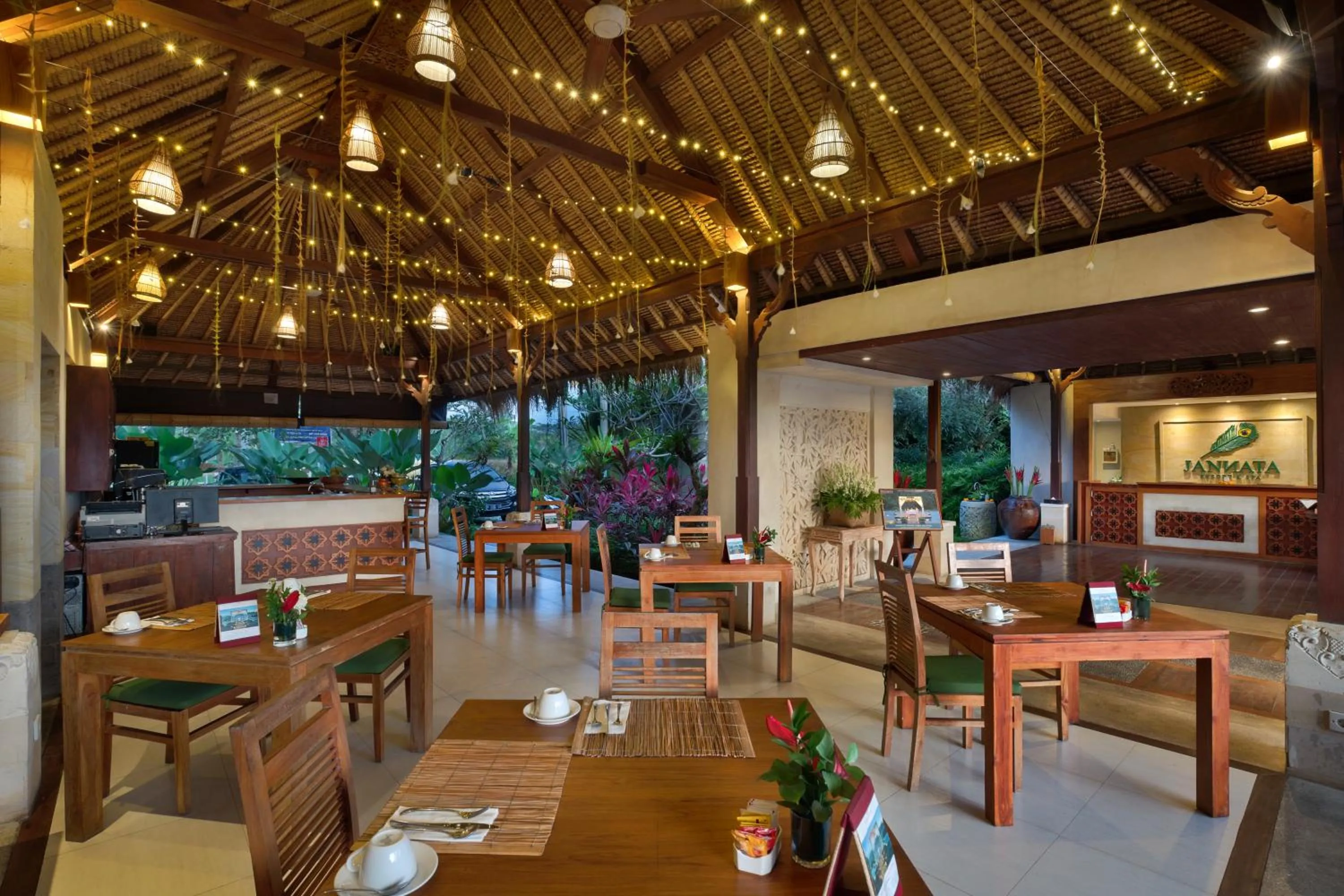 Restaurant/places to eat in Jannata Resort and Spa