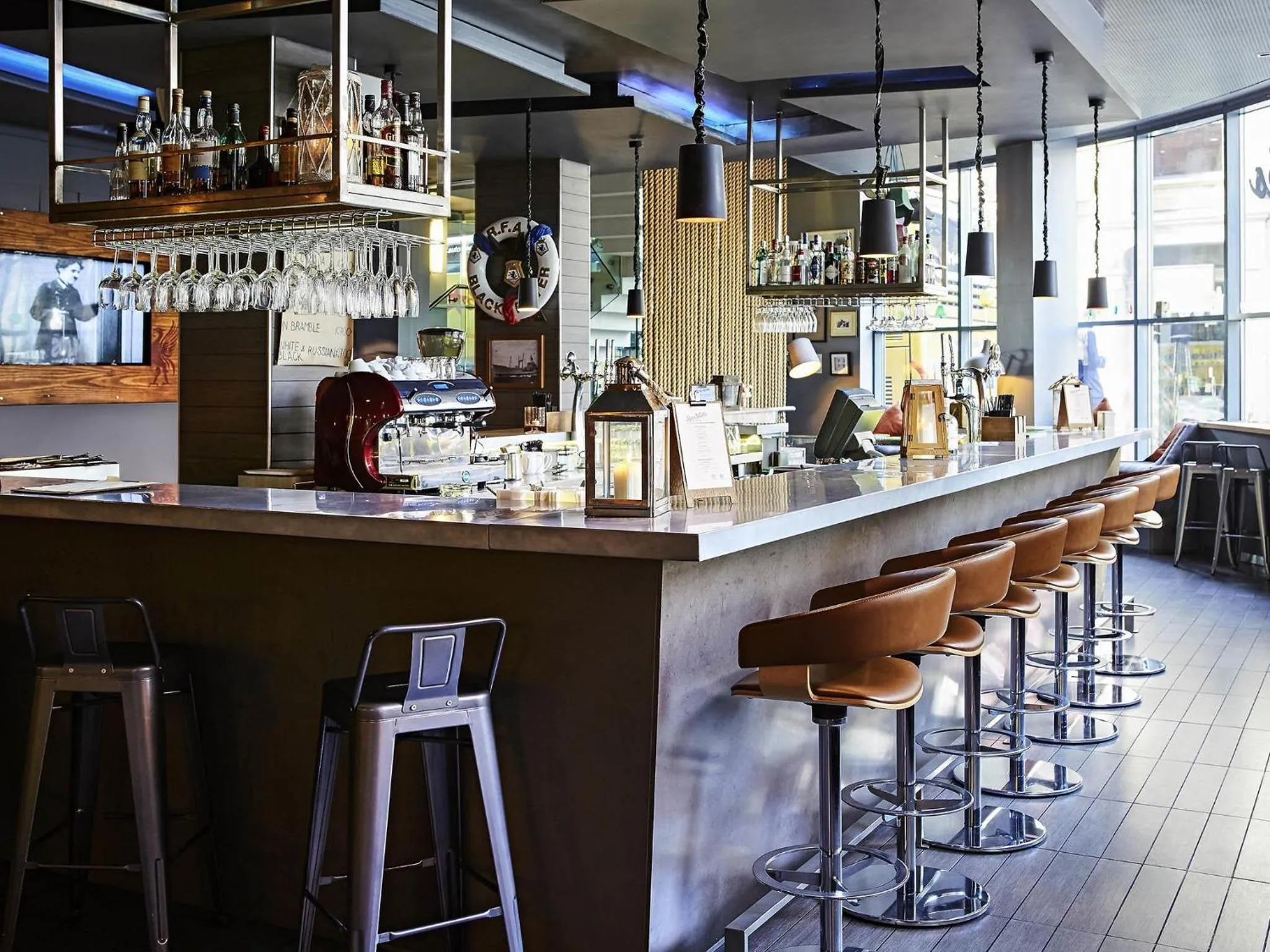 Lounge or bar in Novotel Liverpool Centre