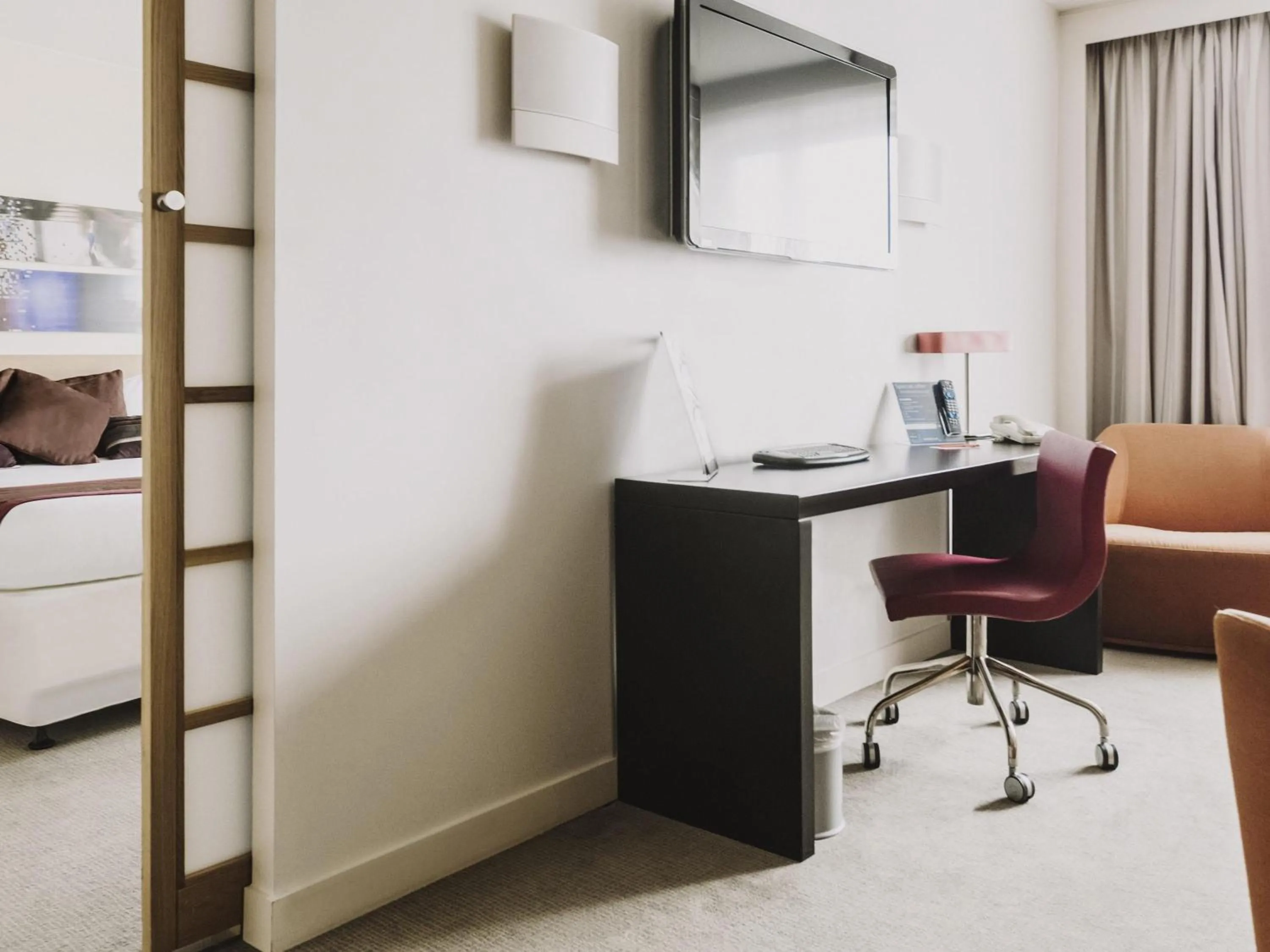 Bedroom, Bed in Novotel Liverpool Centre