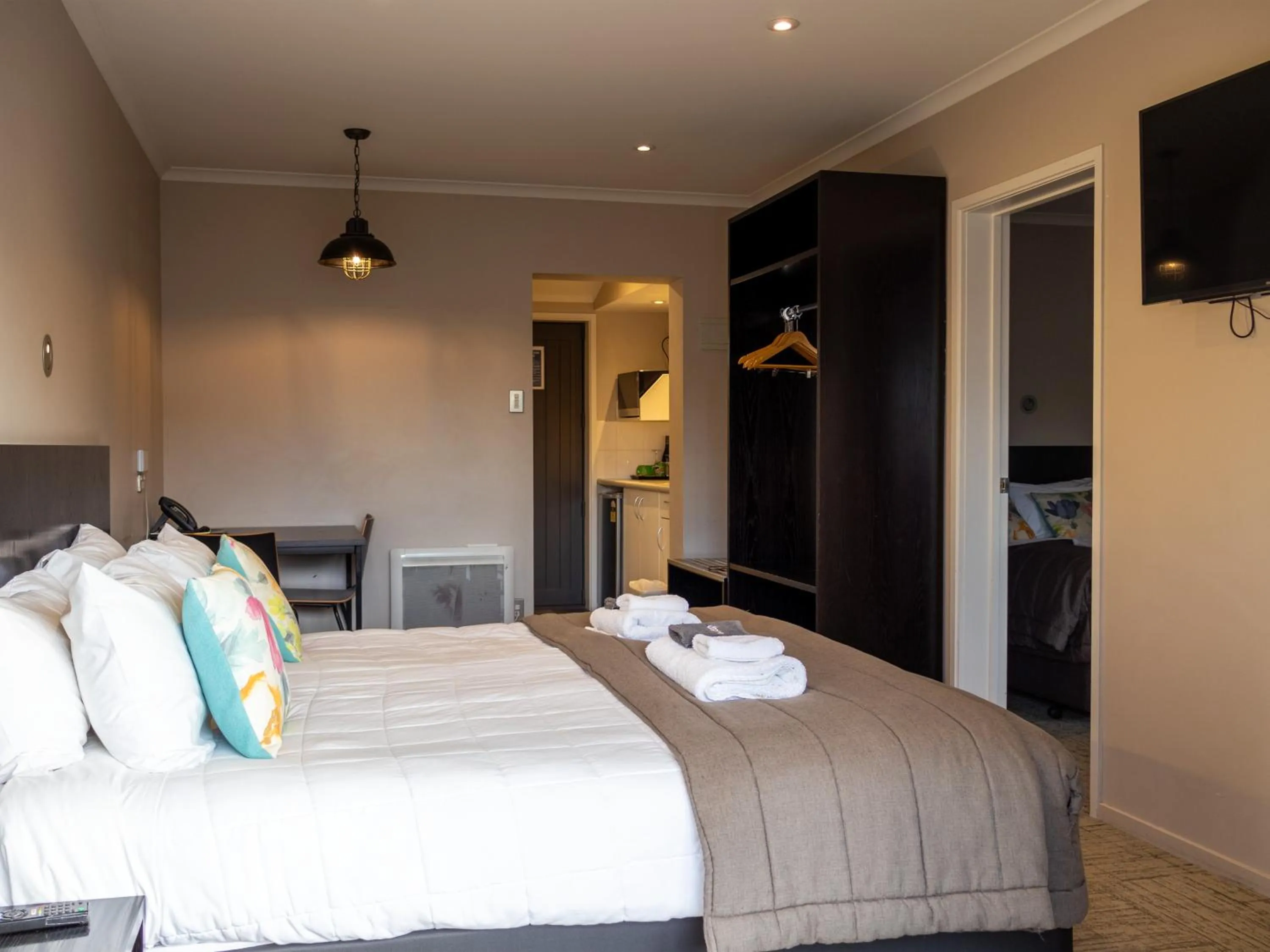 Photo of the whole room, Bed in Paroa Hotel