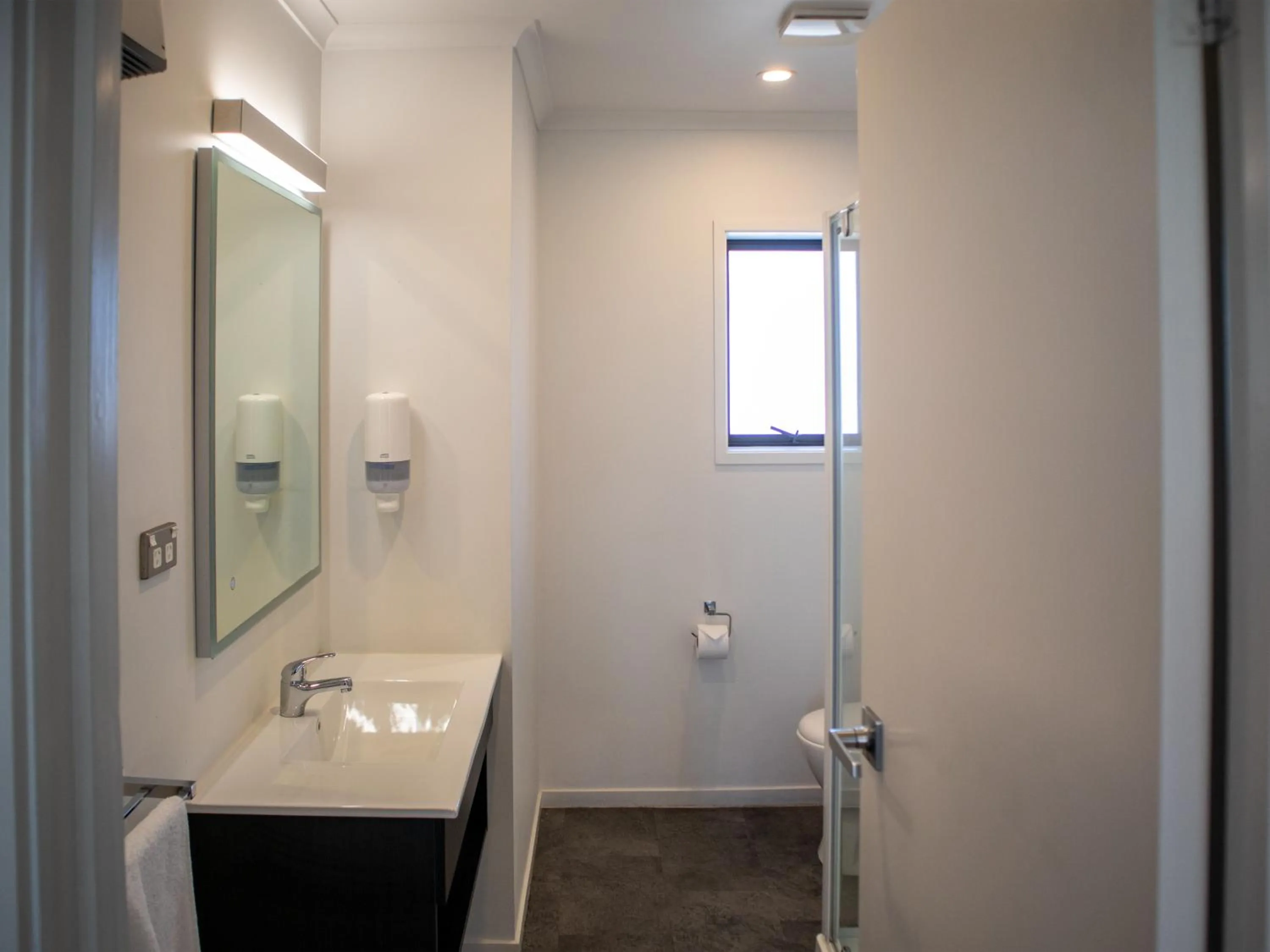 Bathroom in Paroa Hotel