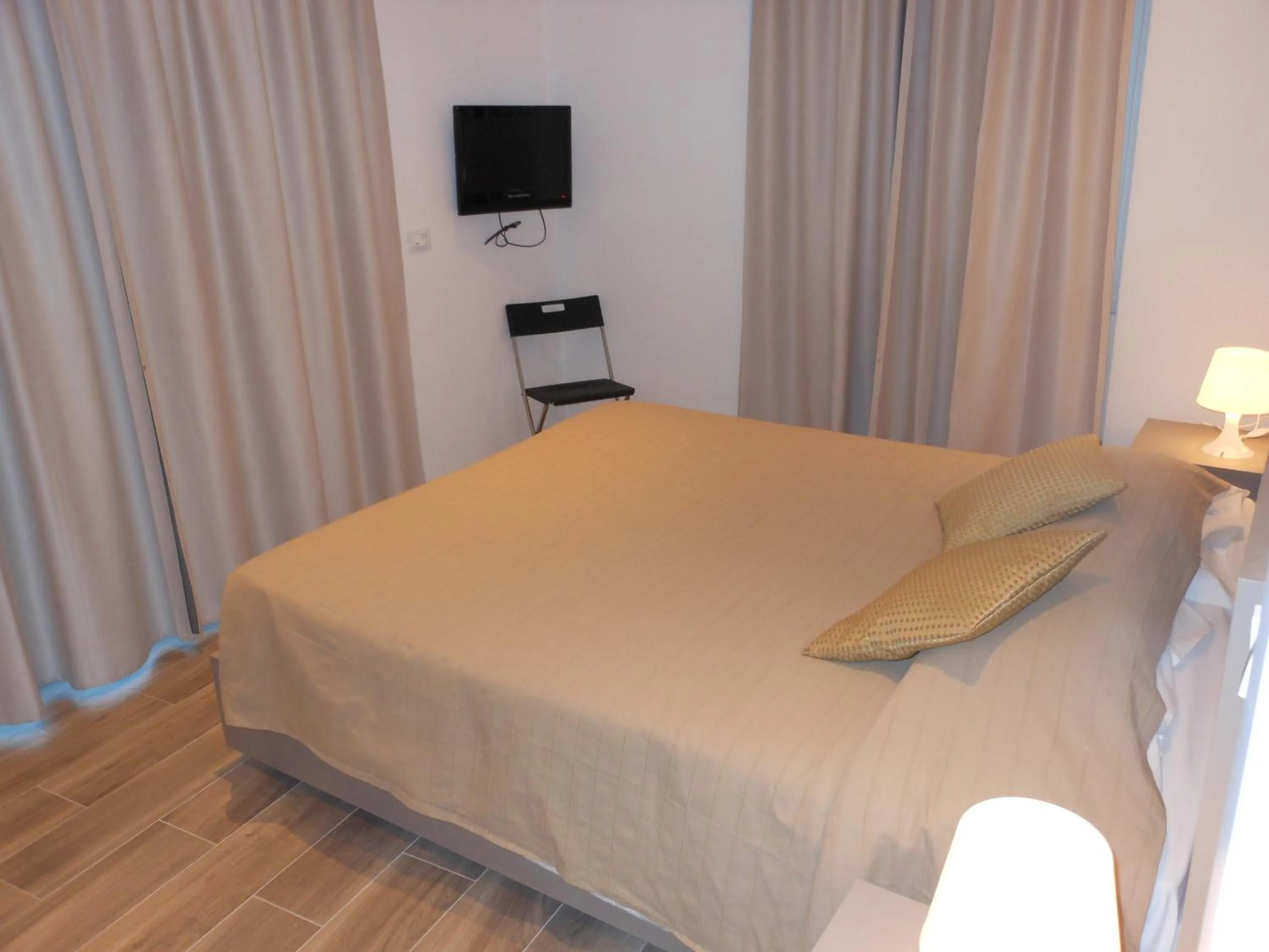 Bed in Residence Fanny