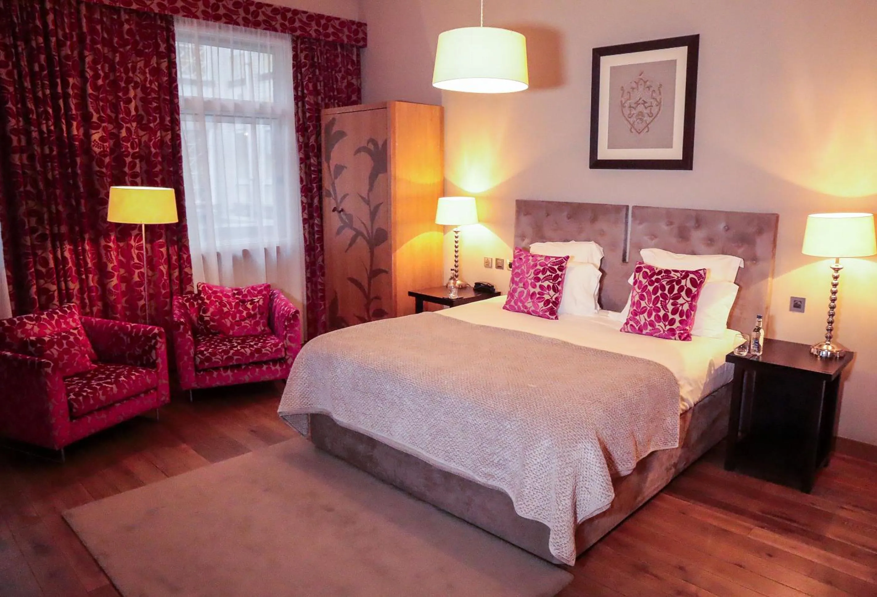 Bedroom, Bed in Tigerlily