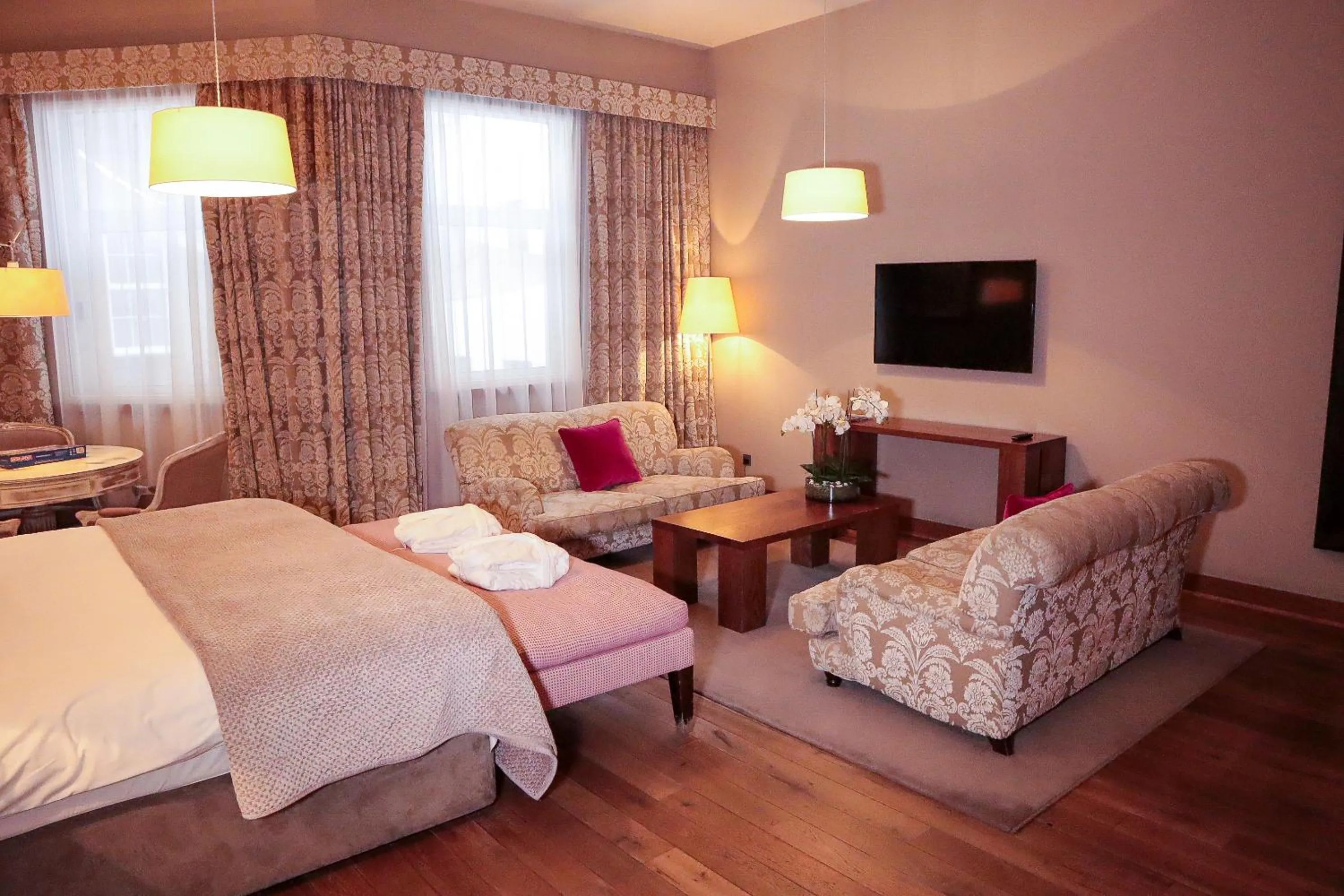 TV and multimedia, Bed in Tigerlily