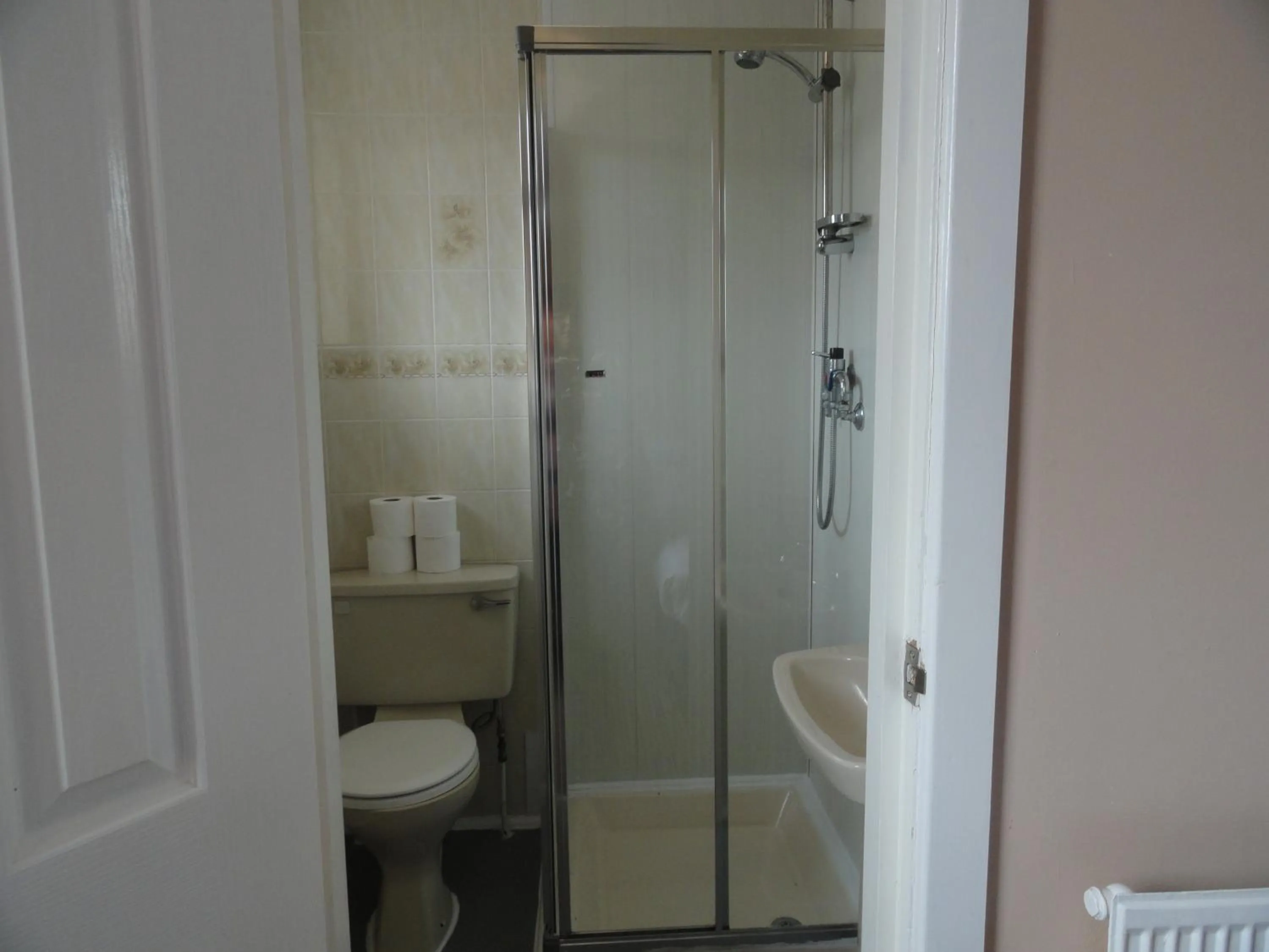 Bathroom in The Beechfield Hotel