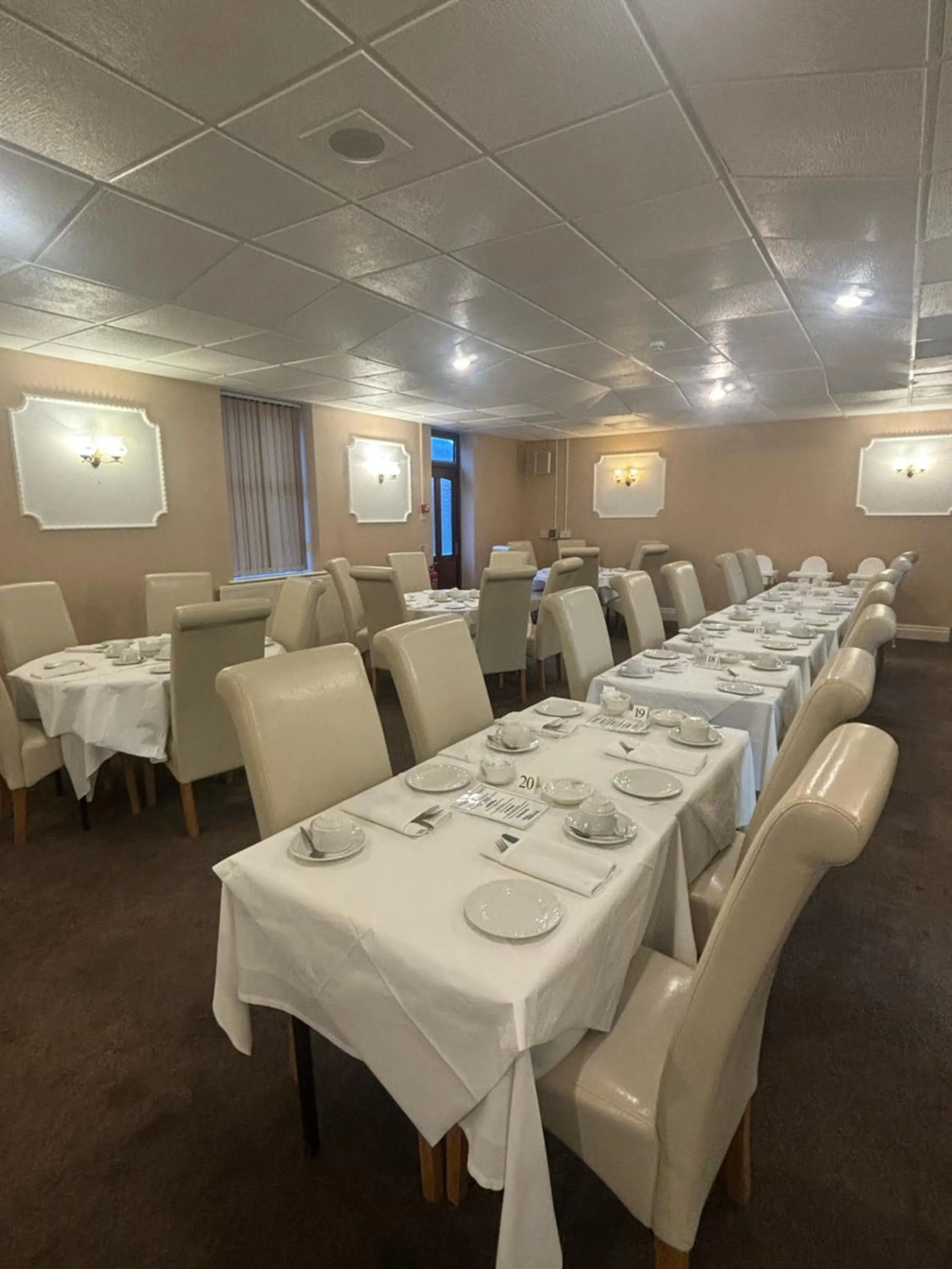 Restaurant/places to eat in The Beechfield Hotel