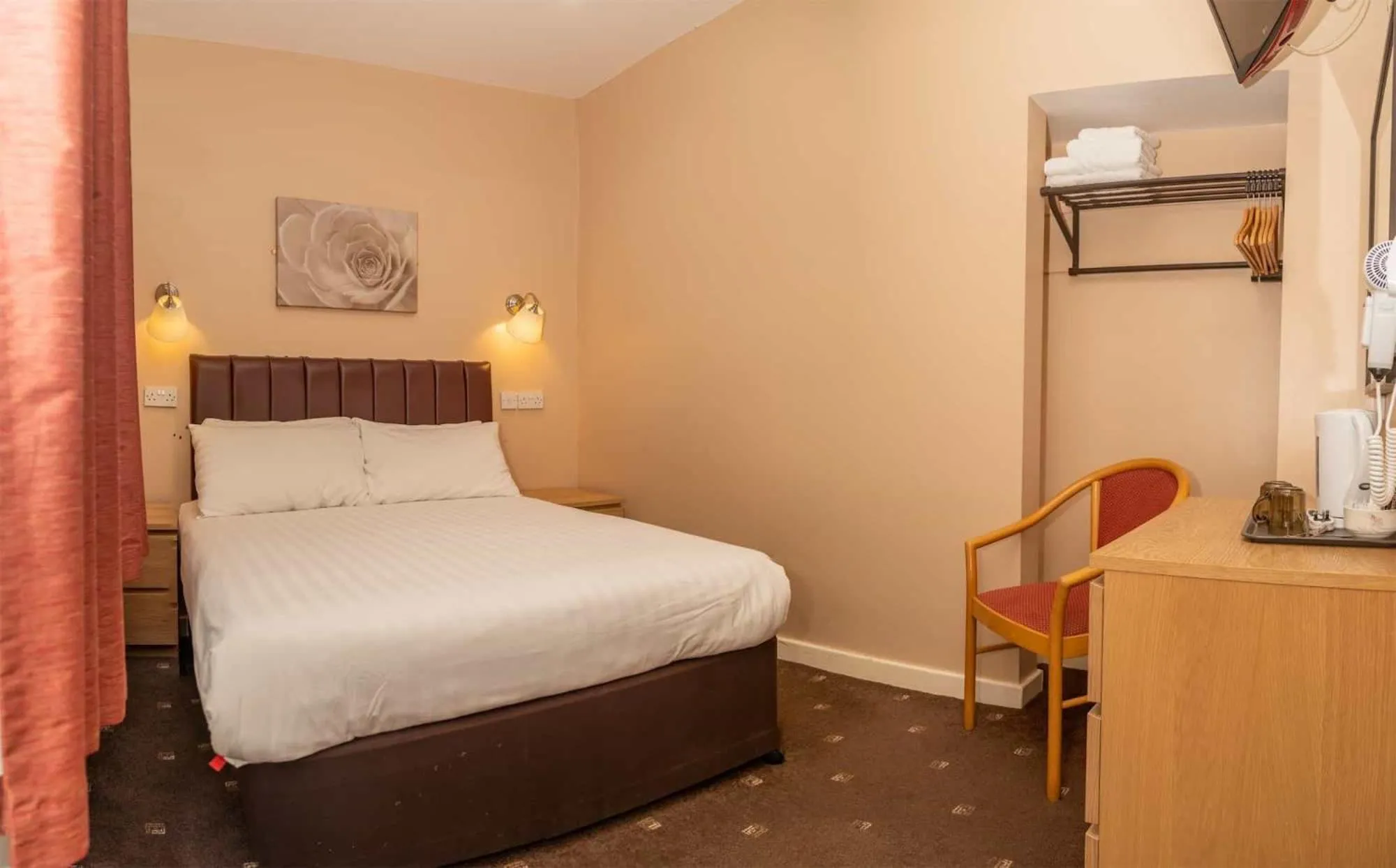 Bedroom, Bed in The Beechfield Hotel