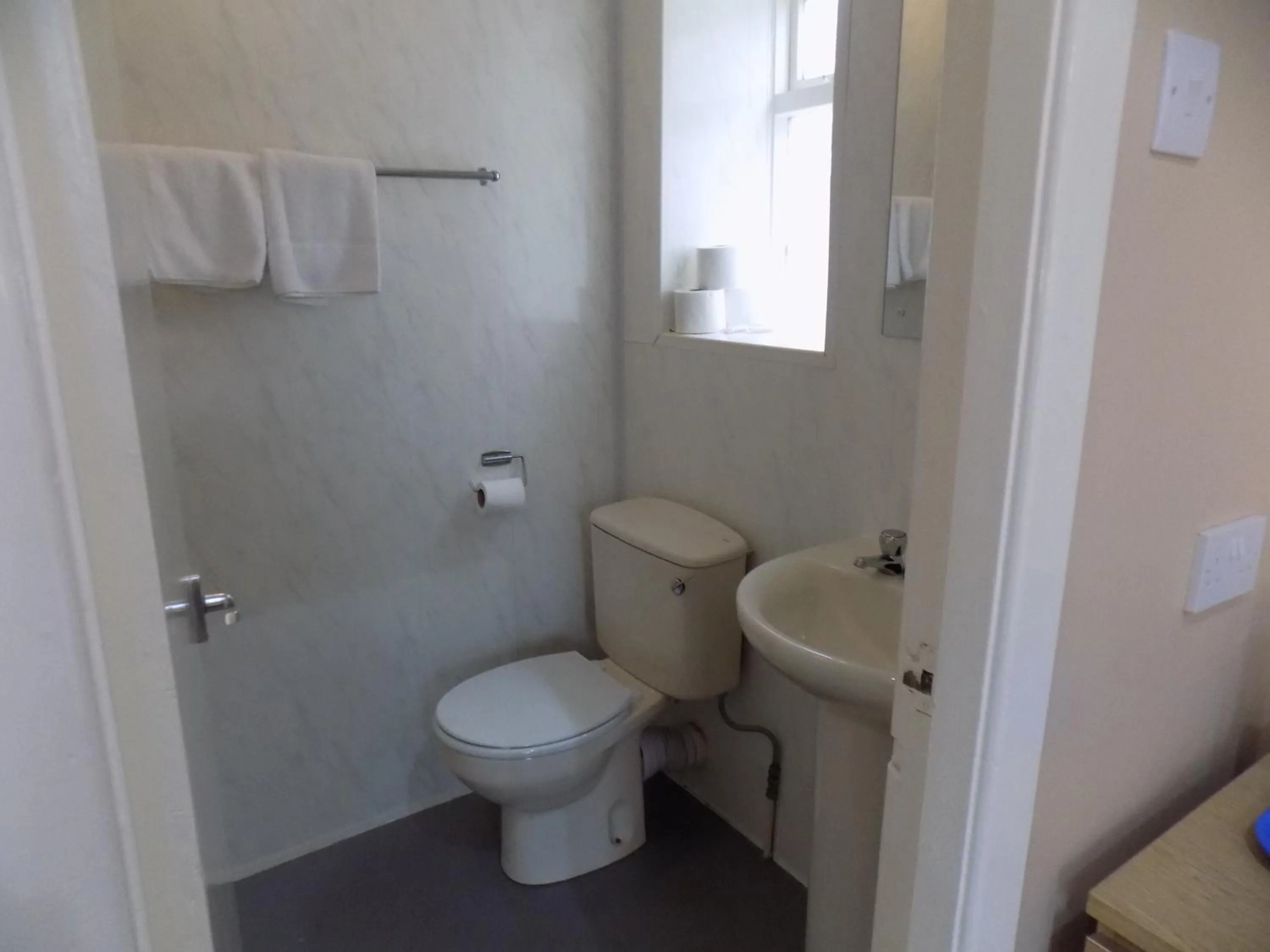 Bathroom in The Beechfield Hotel