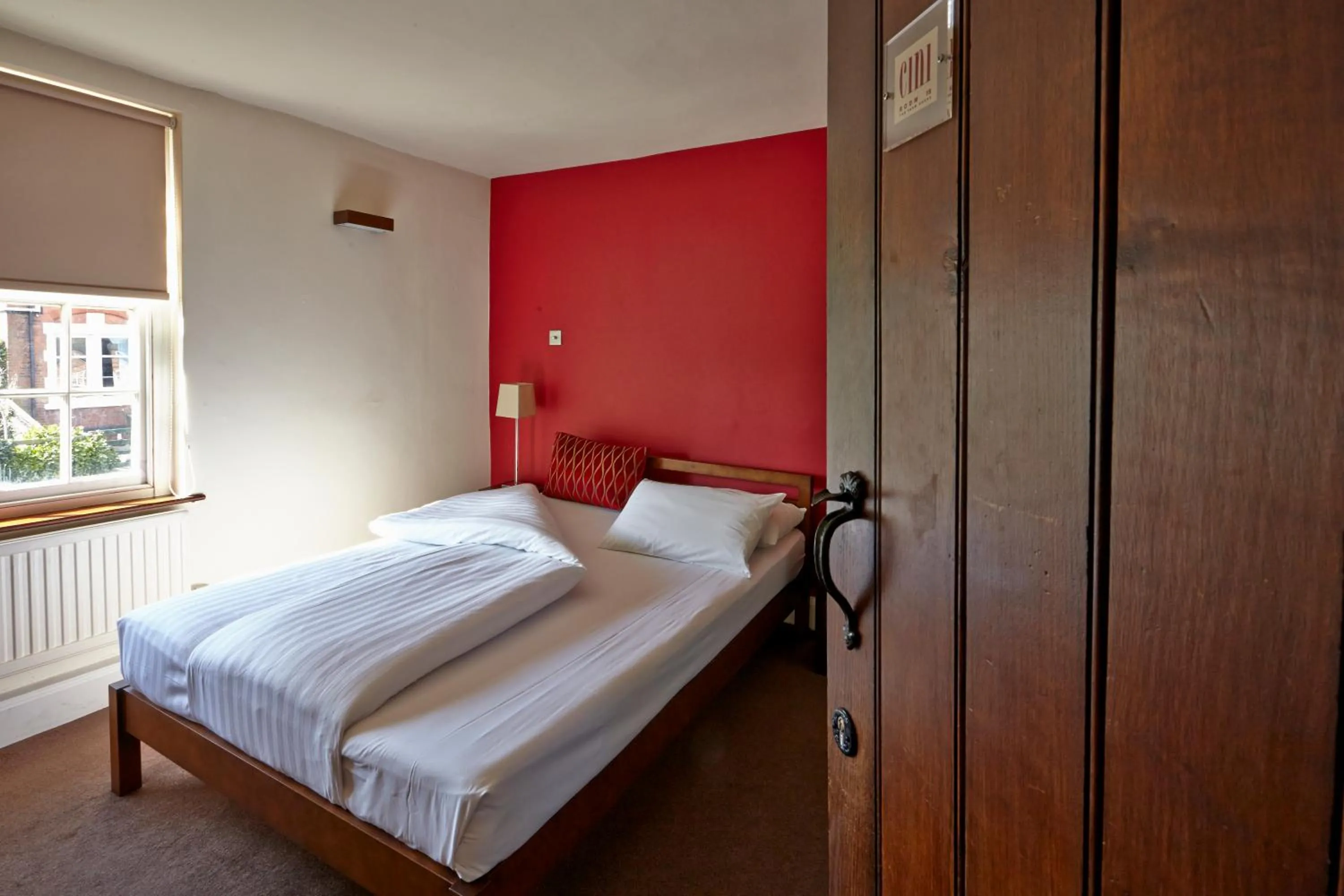 Bed in Cini
