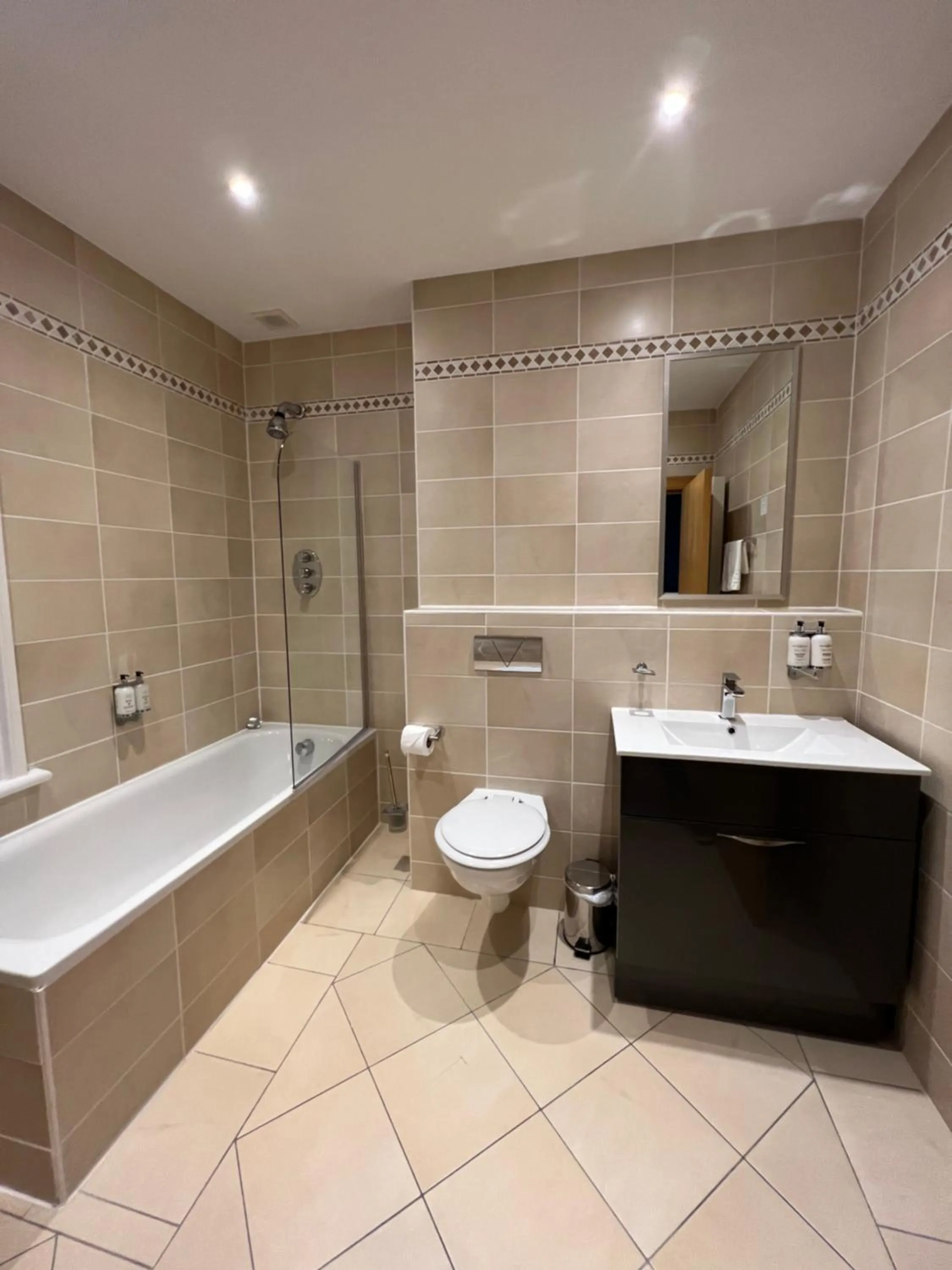 Bathroom in The Ship Inn - Winner Best Hotel Experience 2024 Visit Scotland