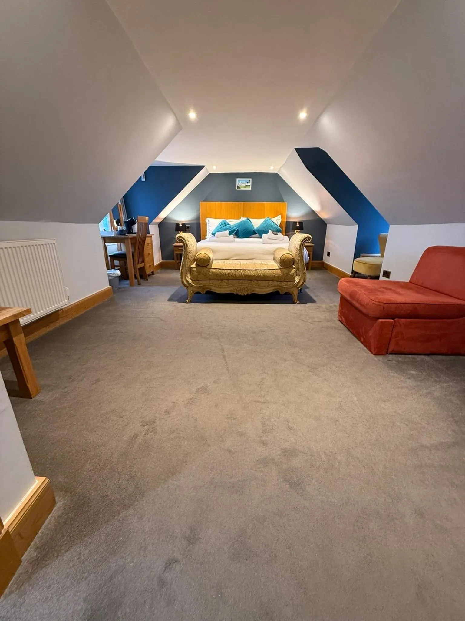 Bed in The Ship Inn - Winner Best Hotel Experience 2024 Visit Scotland