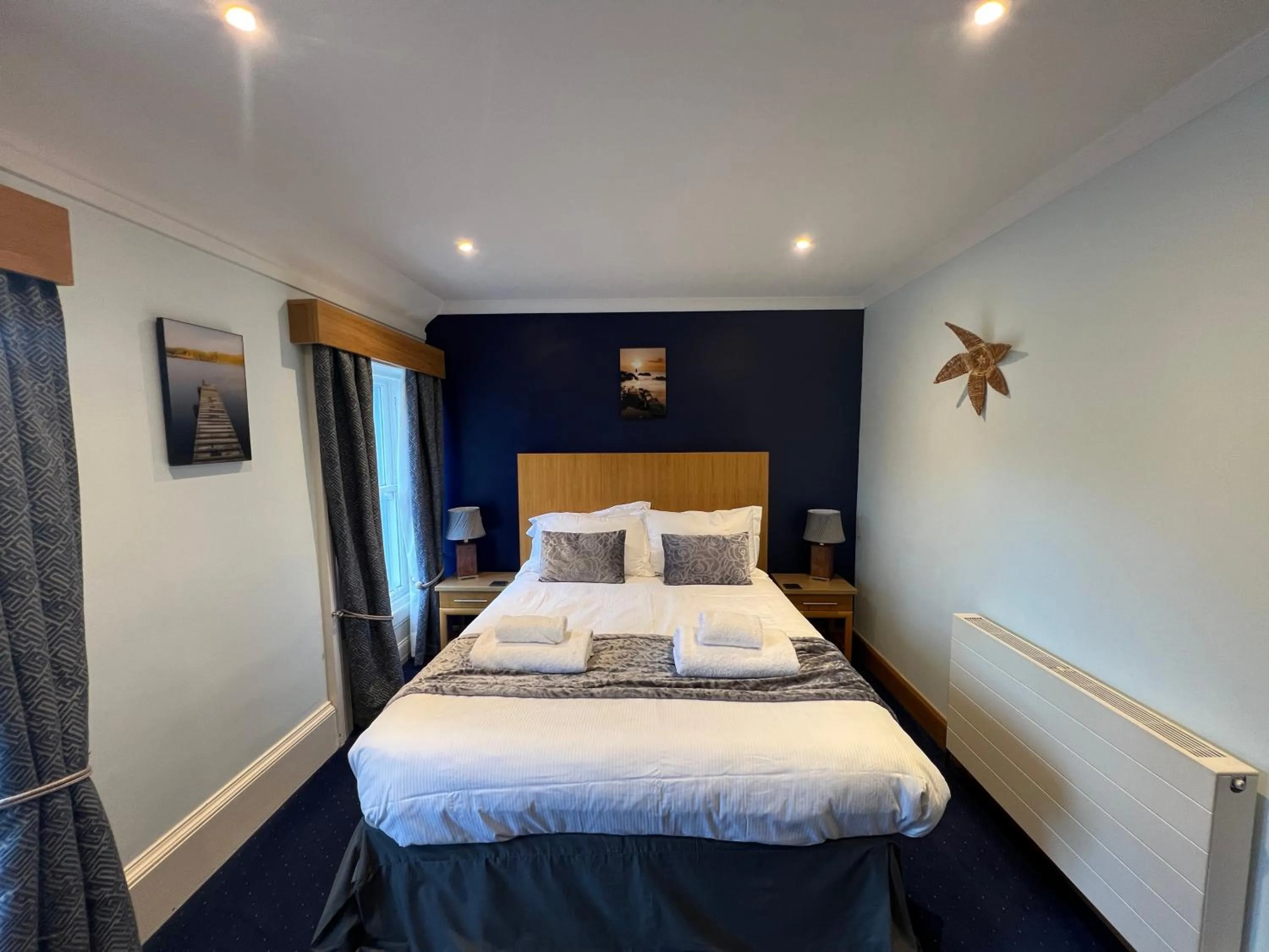 Bedroom, Bed in The Ship Inn - Winner Best Hotel Experience 2024 Visit Scotland
