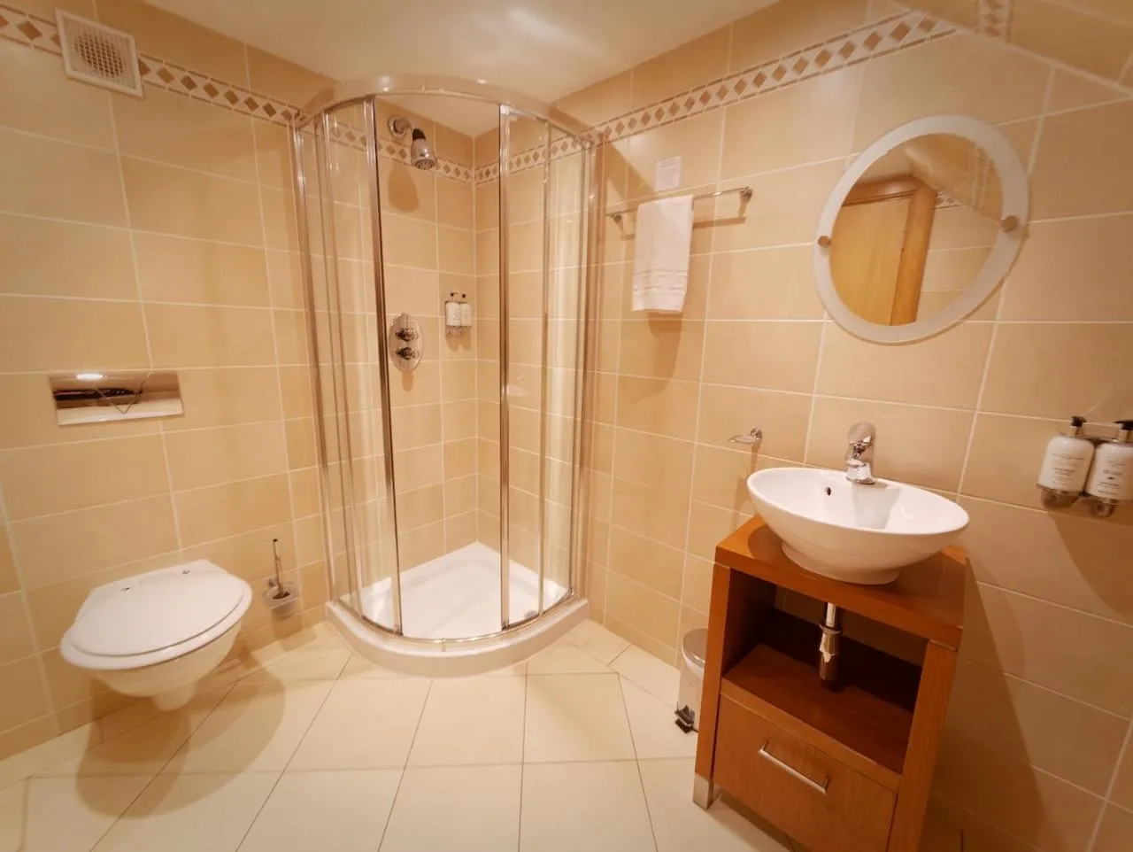Bathroom in The Ship Inn - Winner Best Hotel Experience 2024 Visit Scotland