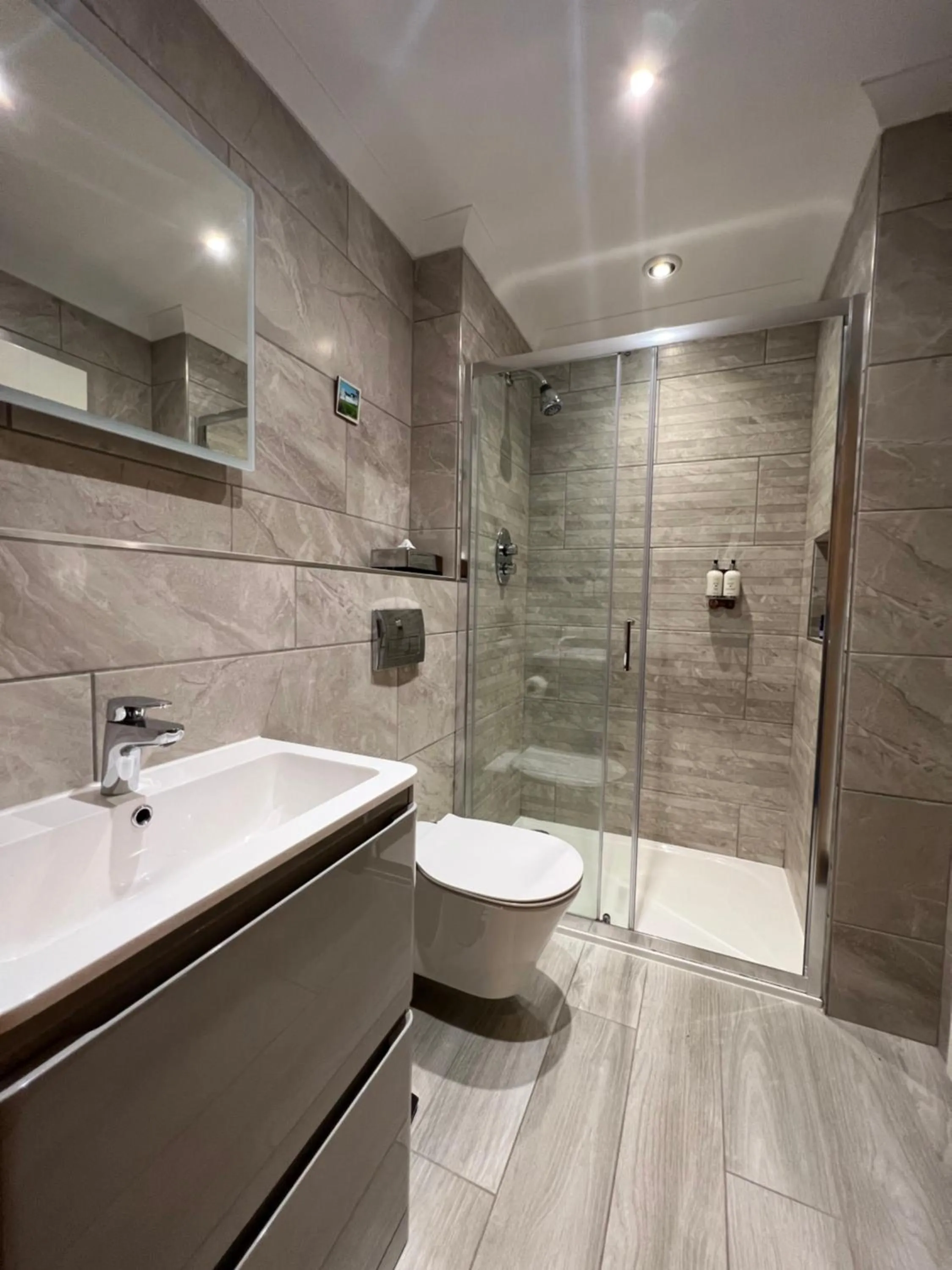 Bathroom in The Ship Inn - Winner Best Hotel Experience 2024 Visit Scotland