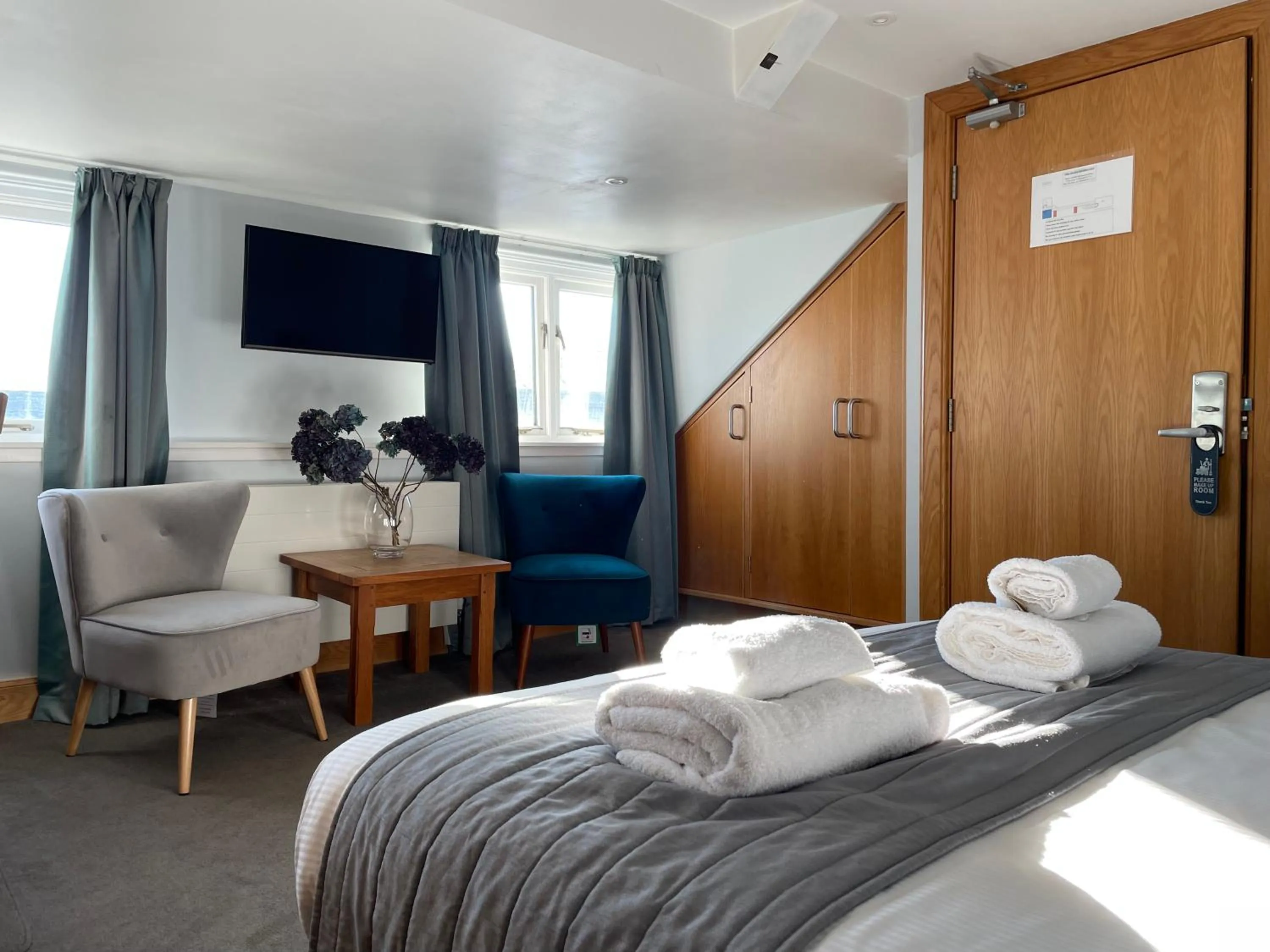 Bedroom, Bed in The Ship Inn - Winner Best Hotel Experience 2024 Visit Scotland