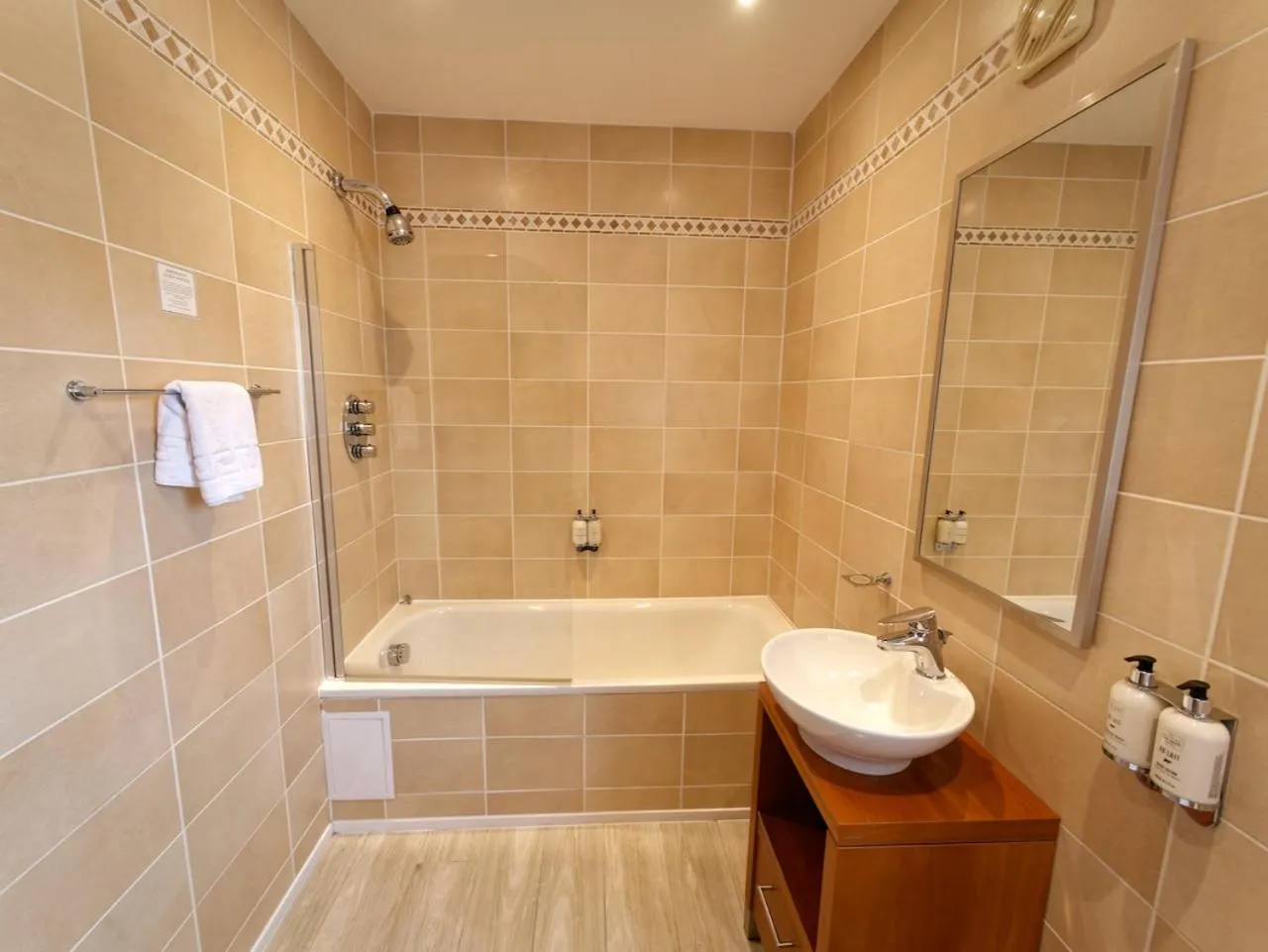 Bathroom in The Ship Inn - Winner Best Hotel Experience 2024 Visit Scotland