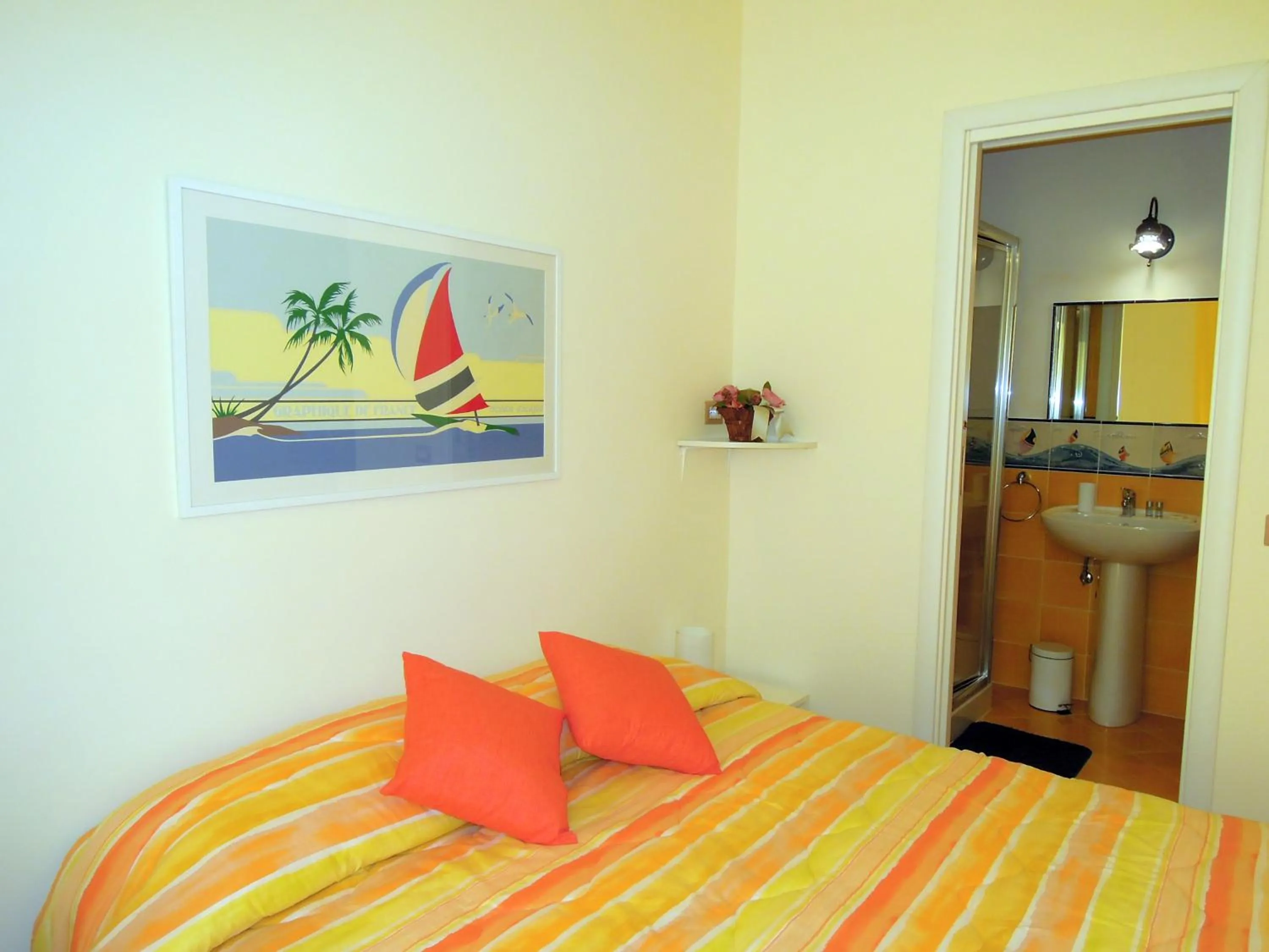 Photo of the whole room, Bed in Sole e Mare