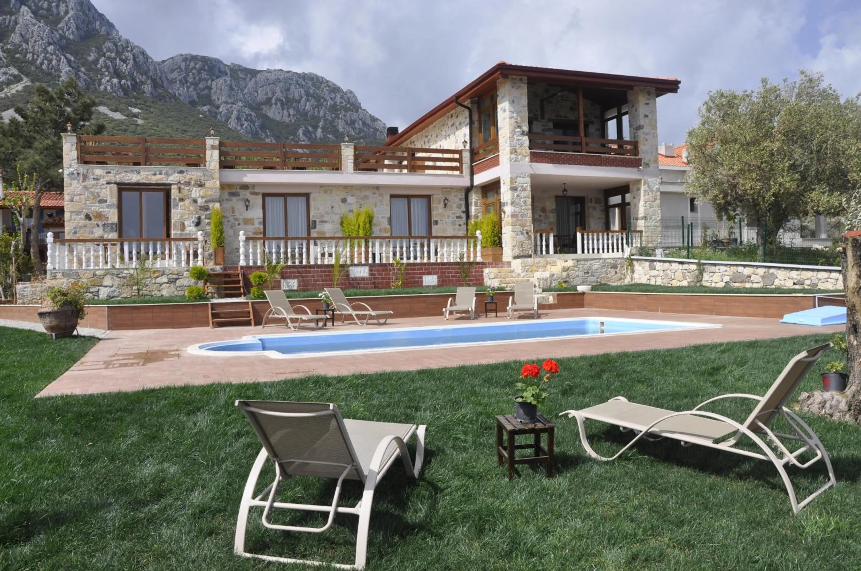 Garden in Taş Avlu Butik Otel