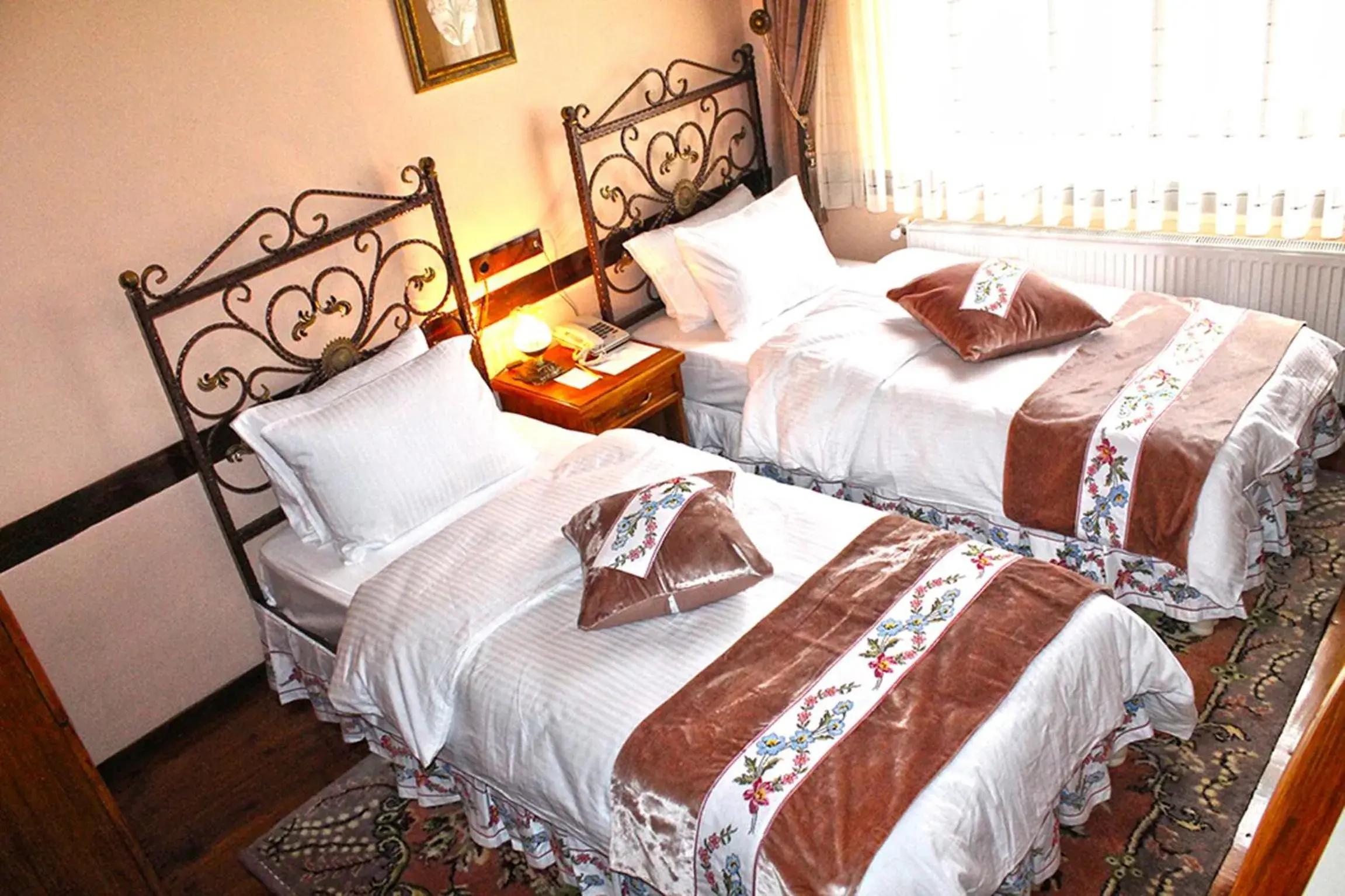 Decorative detail, Bed in Aksehir Butik Hotel-Hasan Muallim Konukevi Decorative detail, Bed in Aksehir Butik Hotel-Hasan Muallim Konukevi