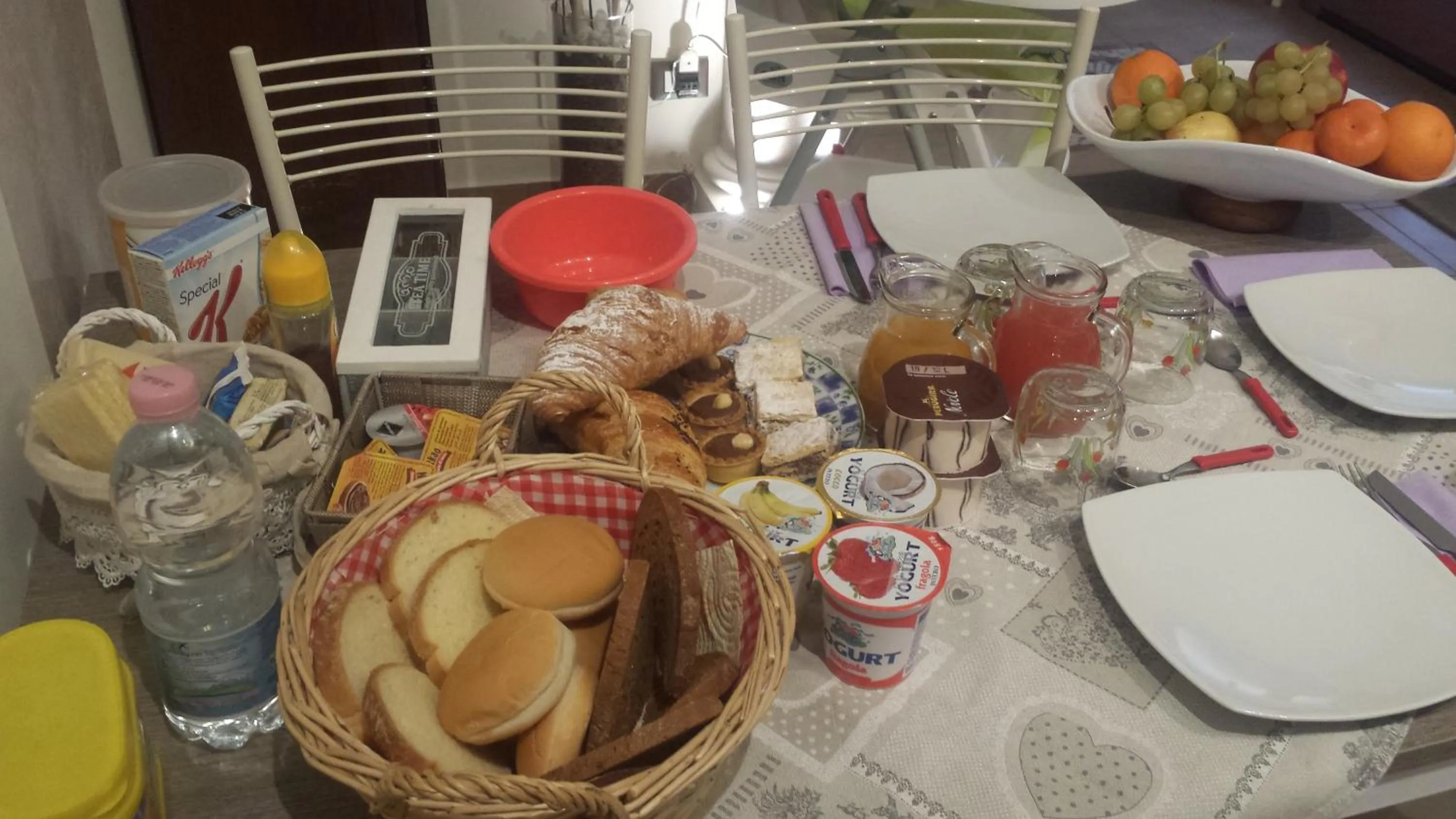 Food and drinks in La Gemma B&B