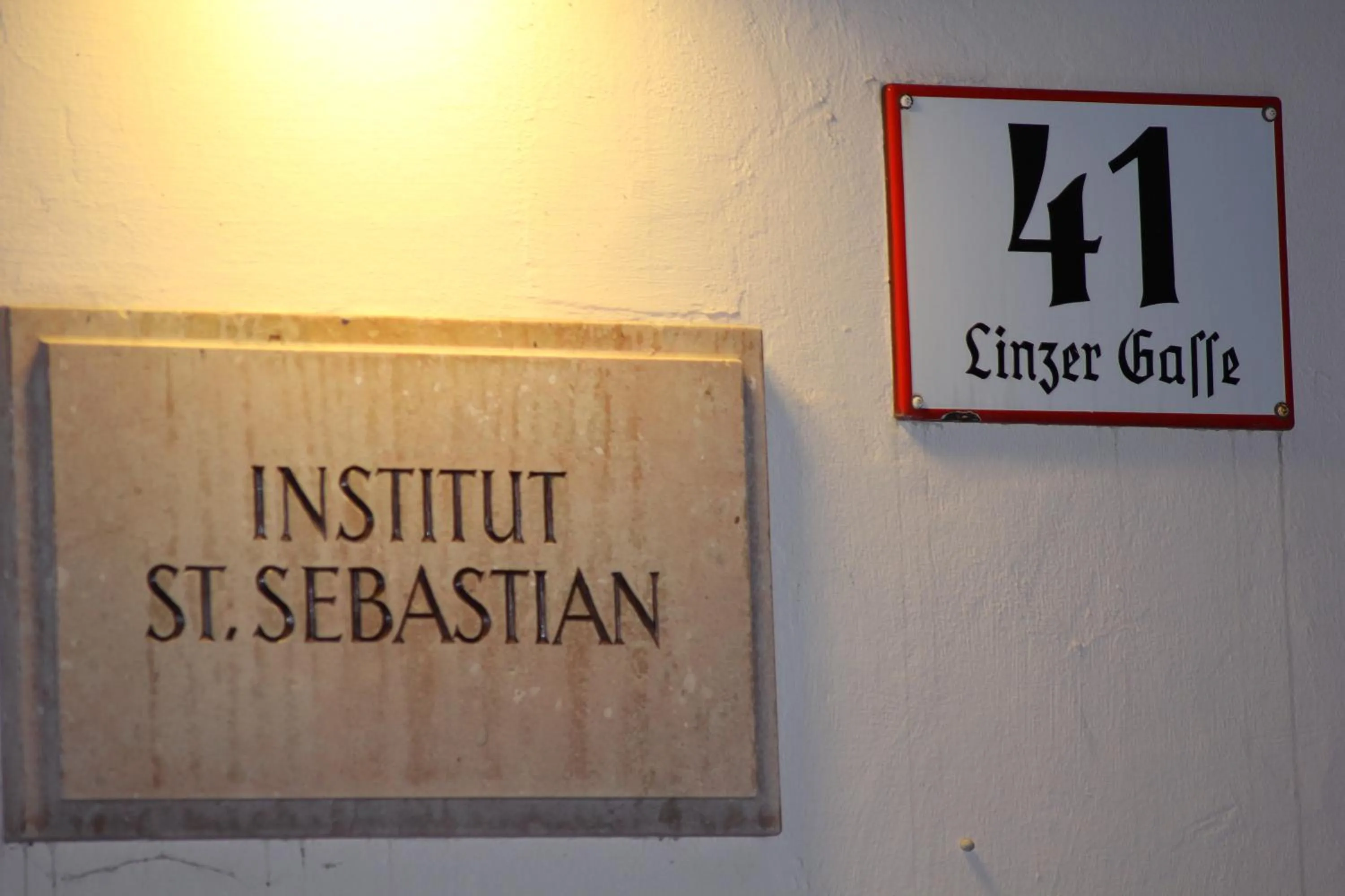 Logo/Certificate/Sign in Institut St.Sebastian