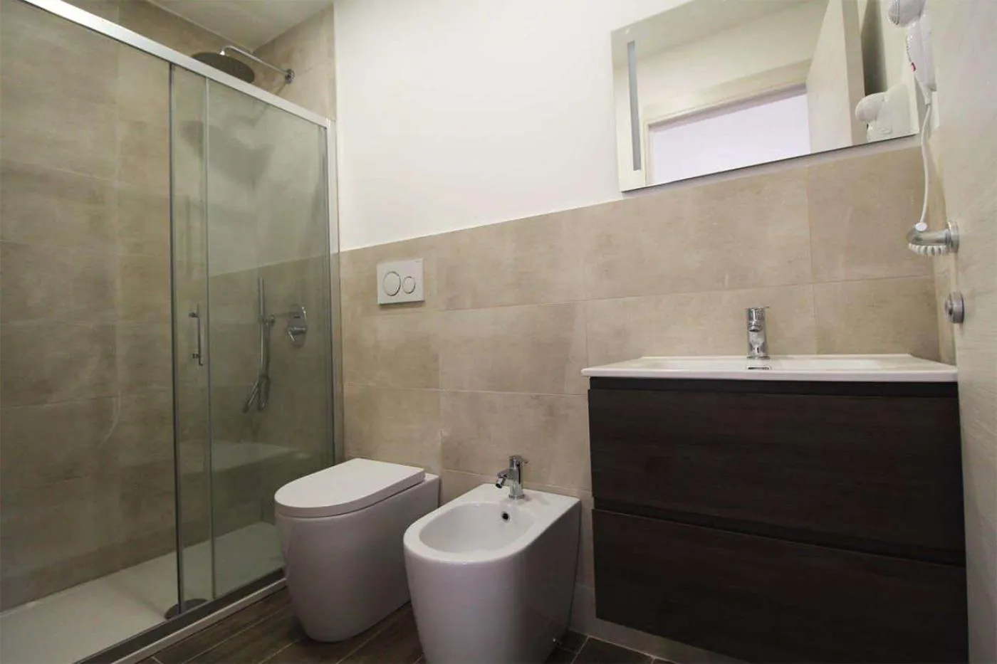 Bathroom in San Andreas Suites