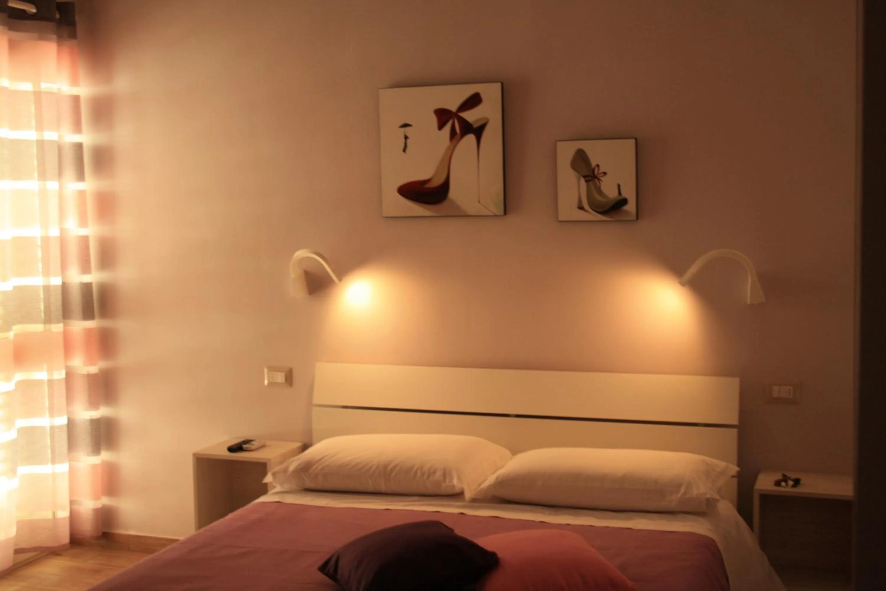 Bedroom in San Andreas Suites