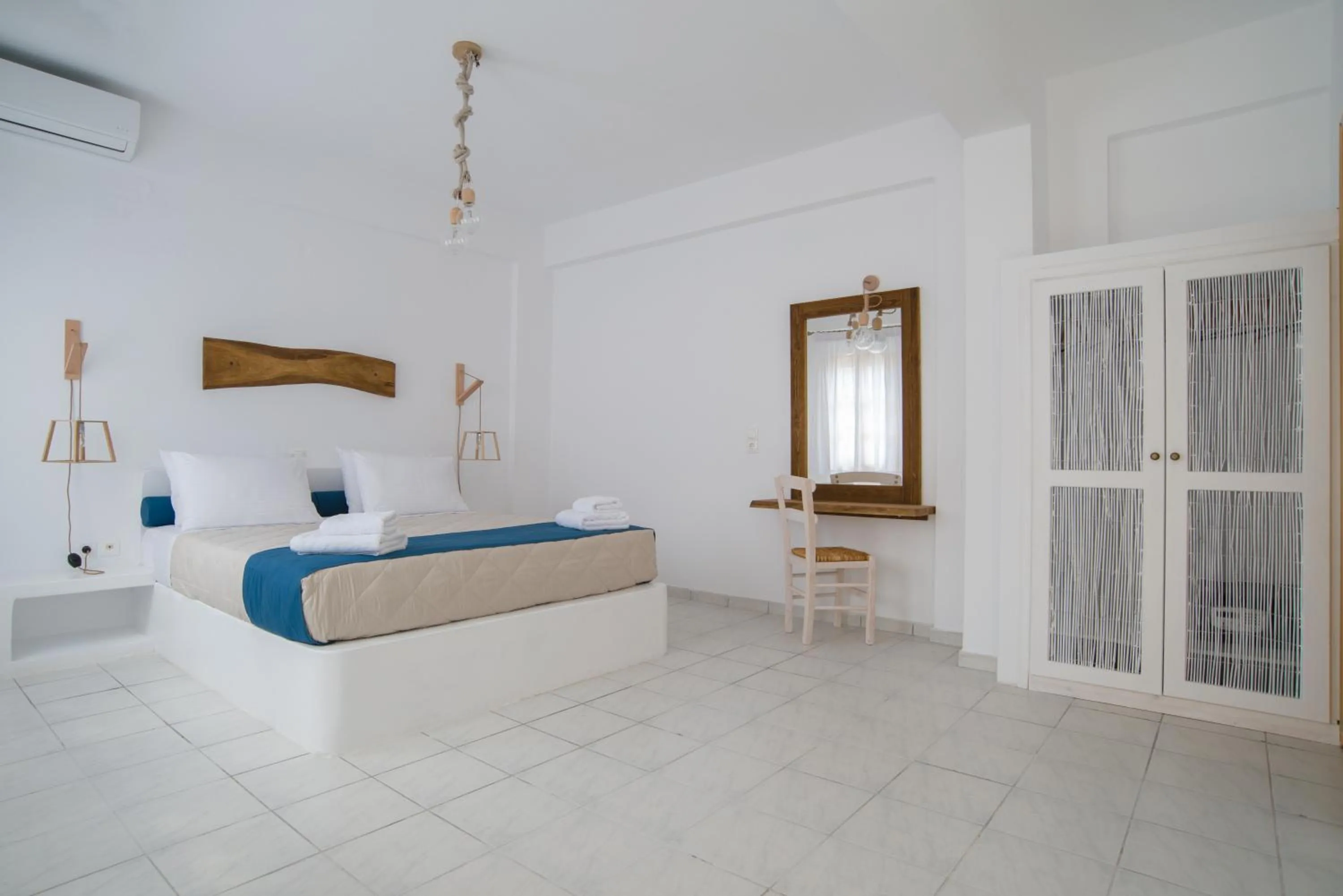 Photo of the whole room, Bed in Santorini Crystal Blue Boutique Hotel