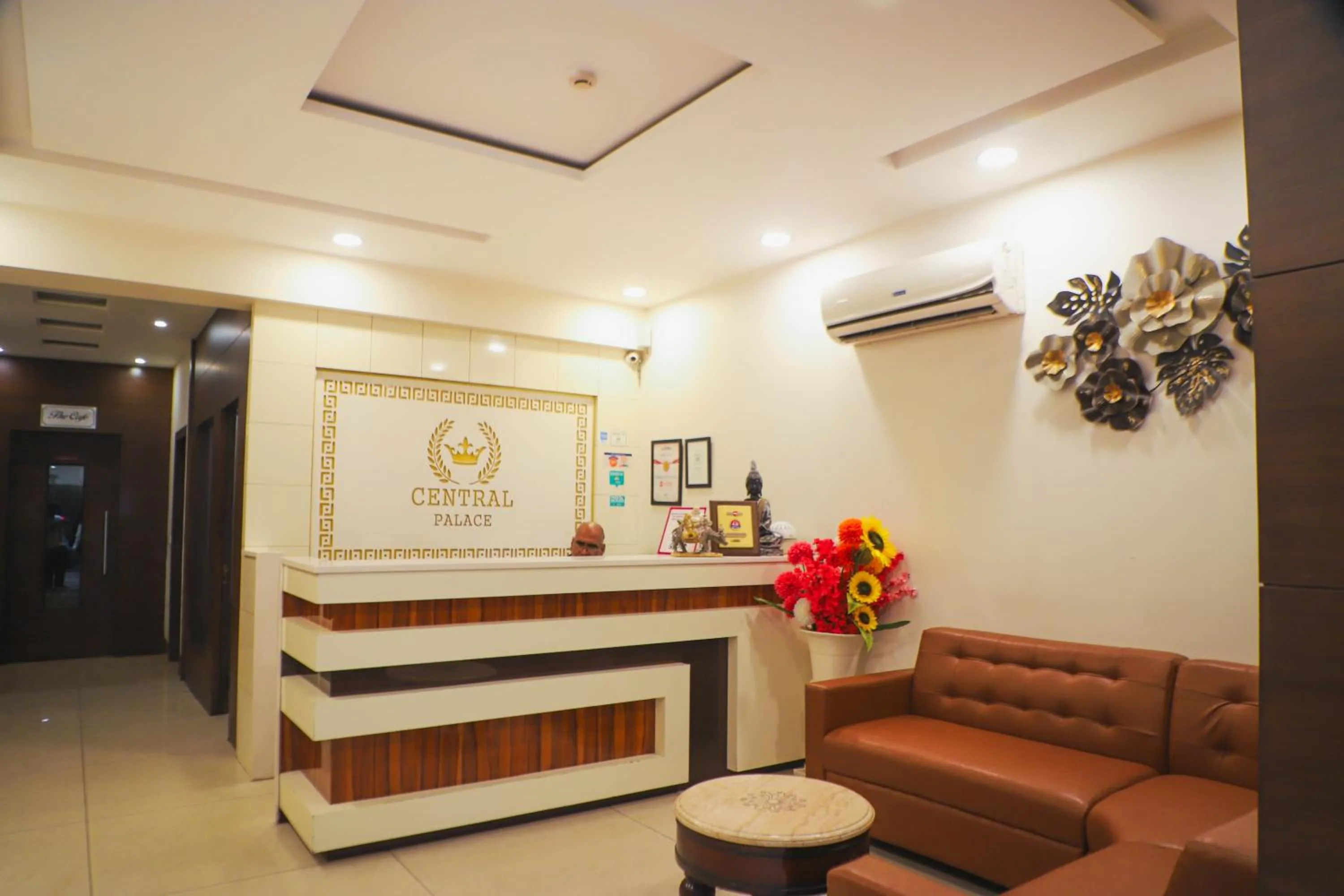 Seating area in Hotel Central Palace