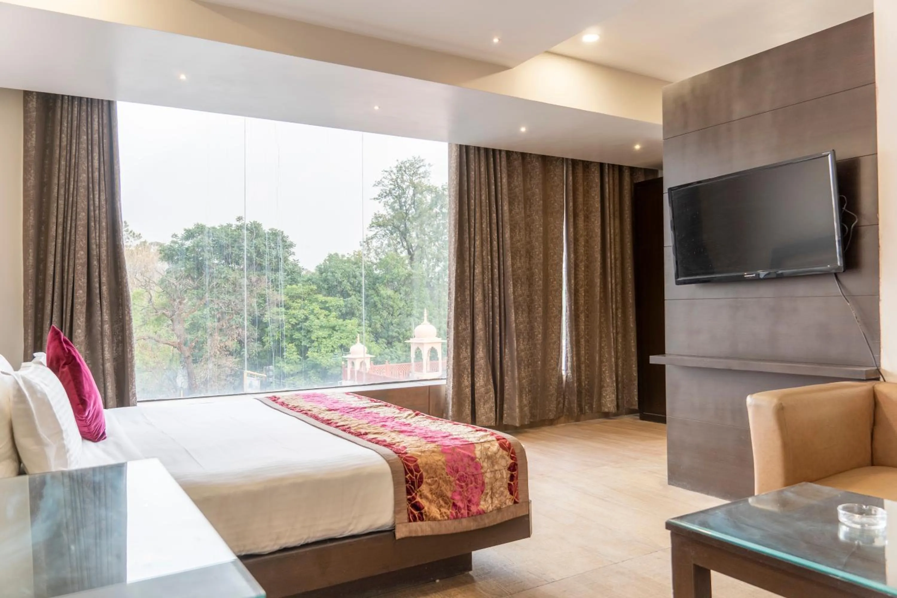 Bed in Hotel Central Palace