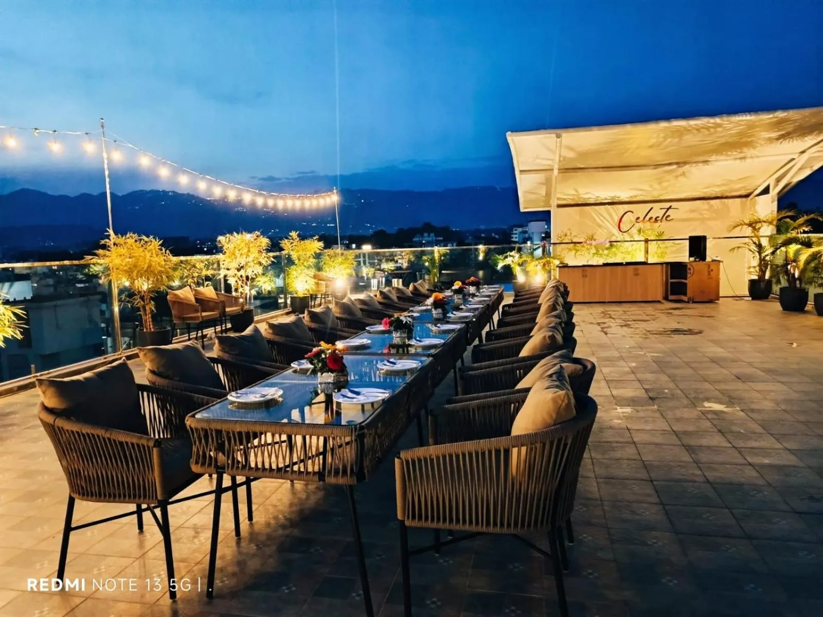 Restaurant/places to eat in Hotel Central Palace