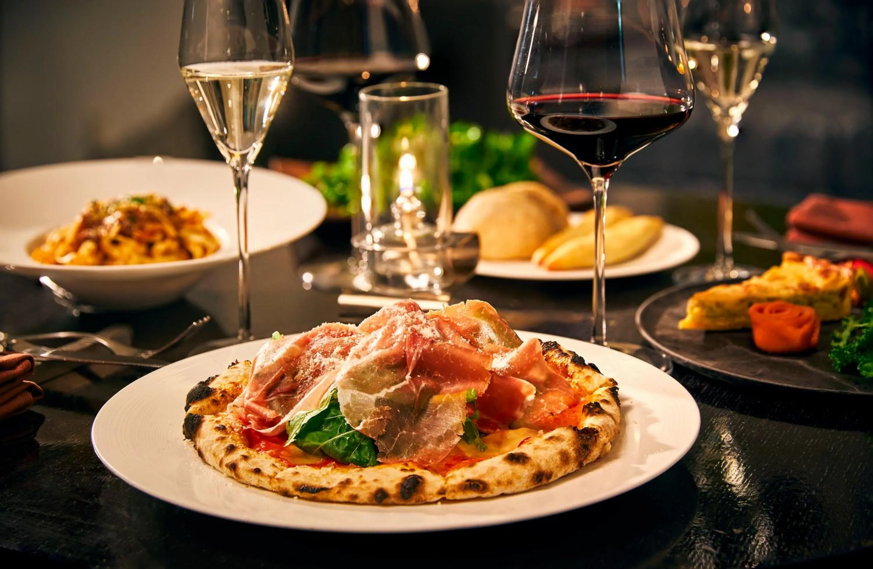 Restaurant/places to eat in Park Hotel Tokyo