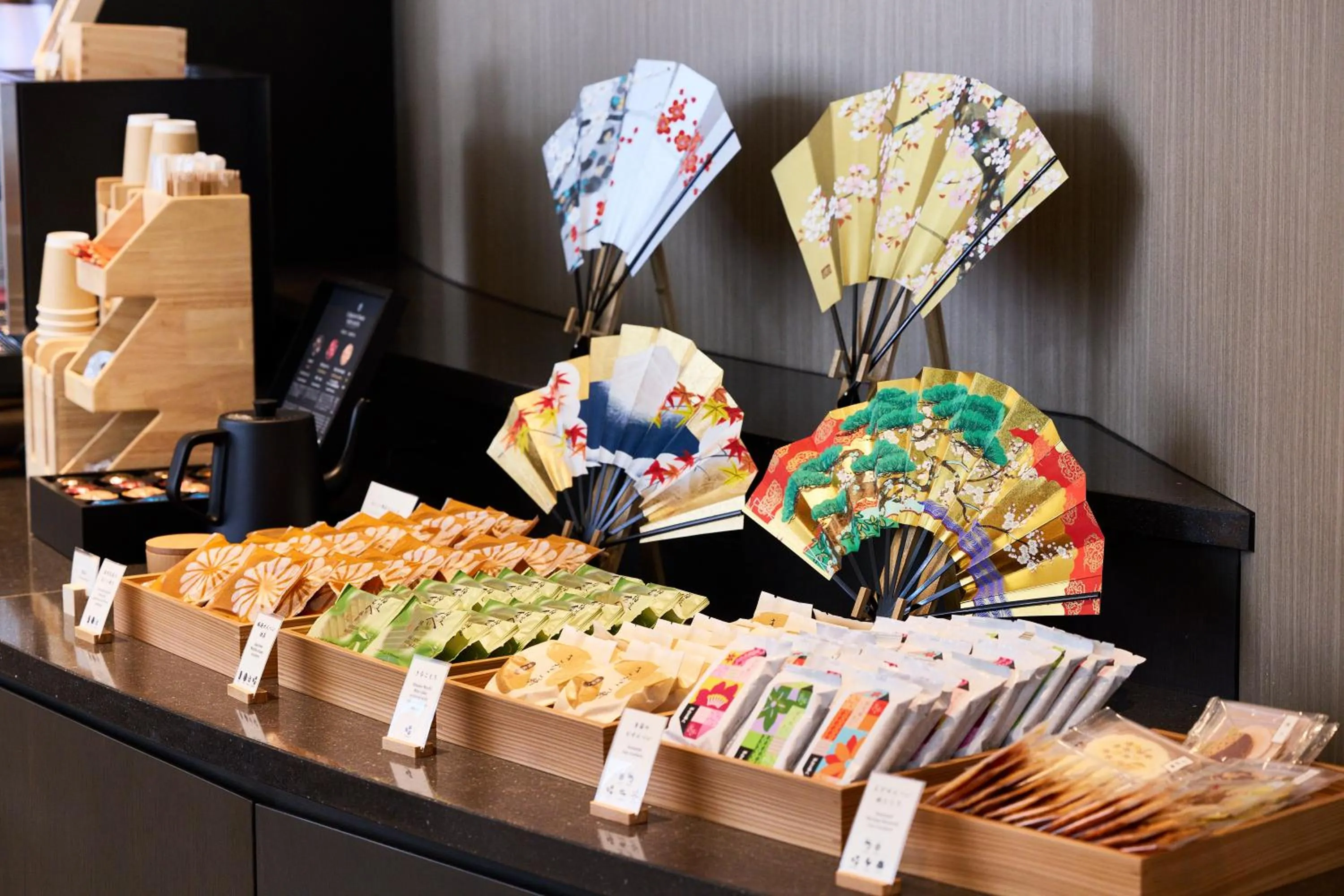 Lounge or bar in Cerulean Tower Tokyu Hotel, A Pan Pacific Partner Hotel