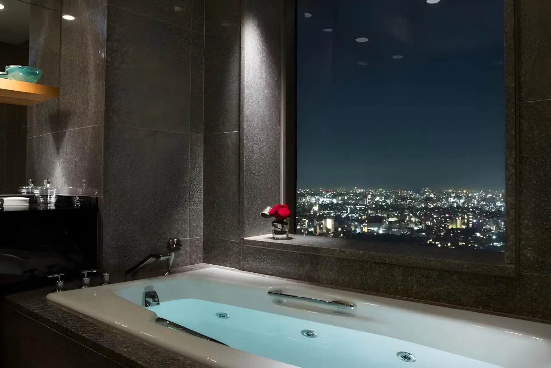 Bathroom in Cerulean Tower Tokyu Hotel, A Pan Pacific Partner Hotel