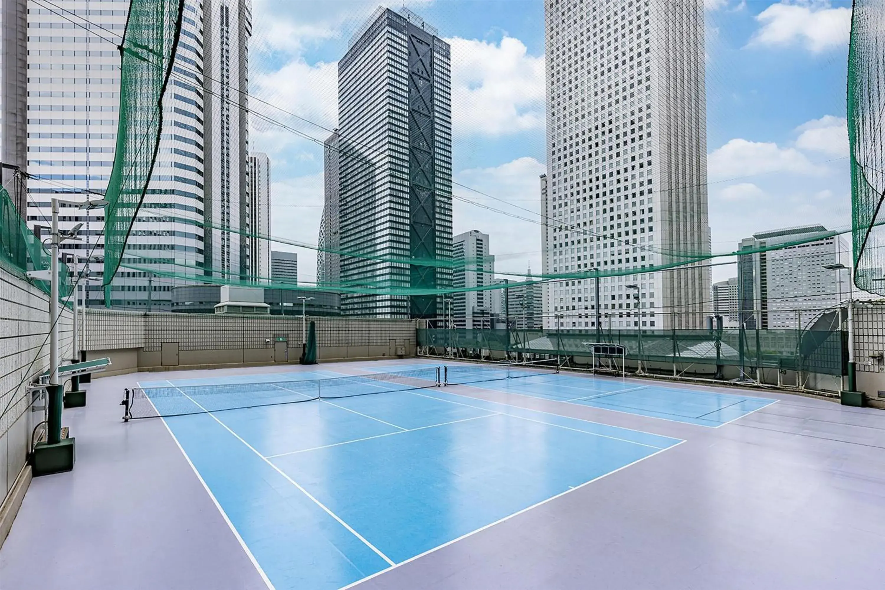 Fitness centre/facilities in Hilton Tokyo Hotel Fitness centre/facilities in Hilton Tokyo Hotel