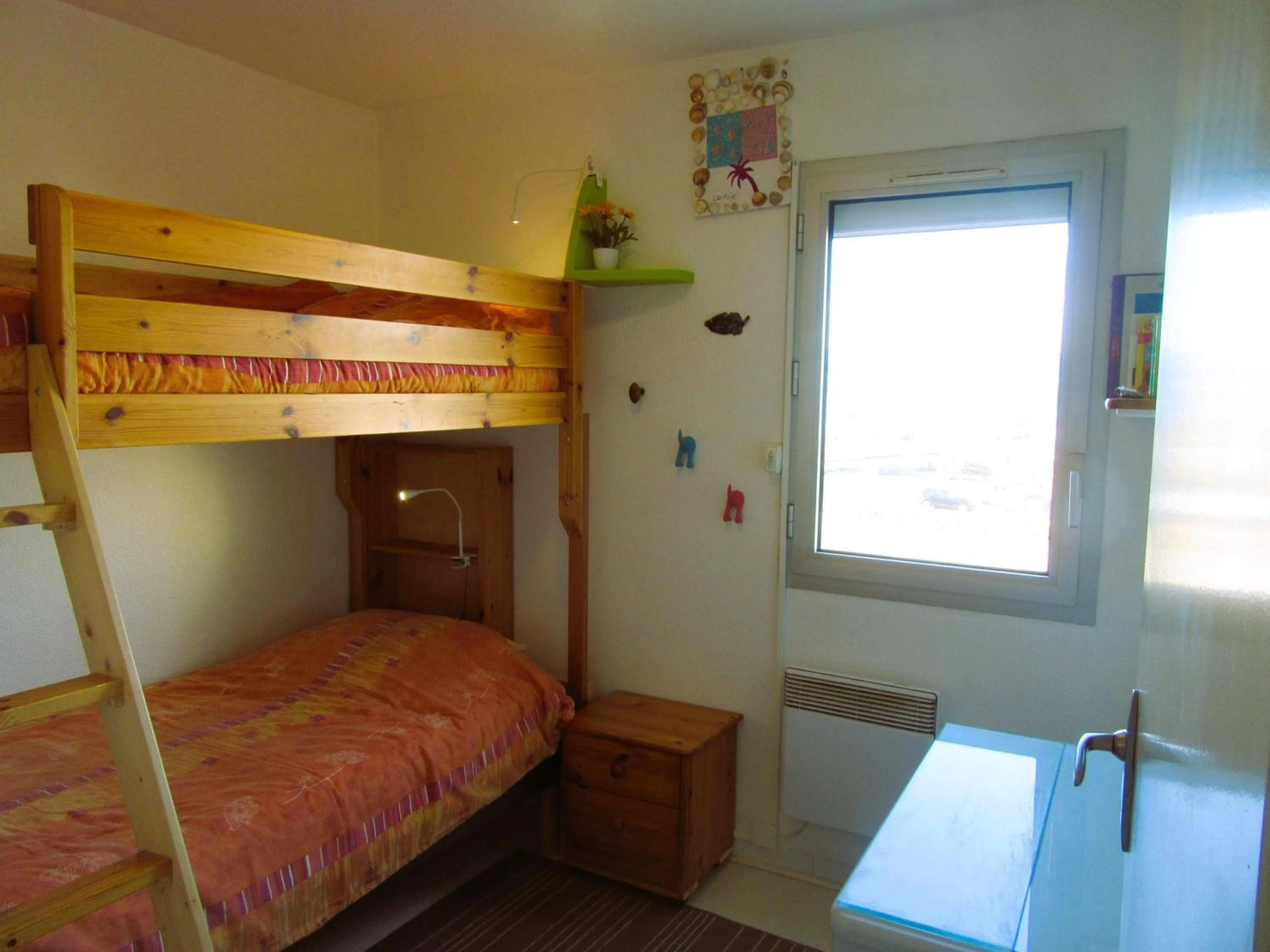 Bedroom, Bed in Appartement Grand Calypso