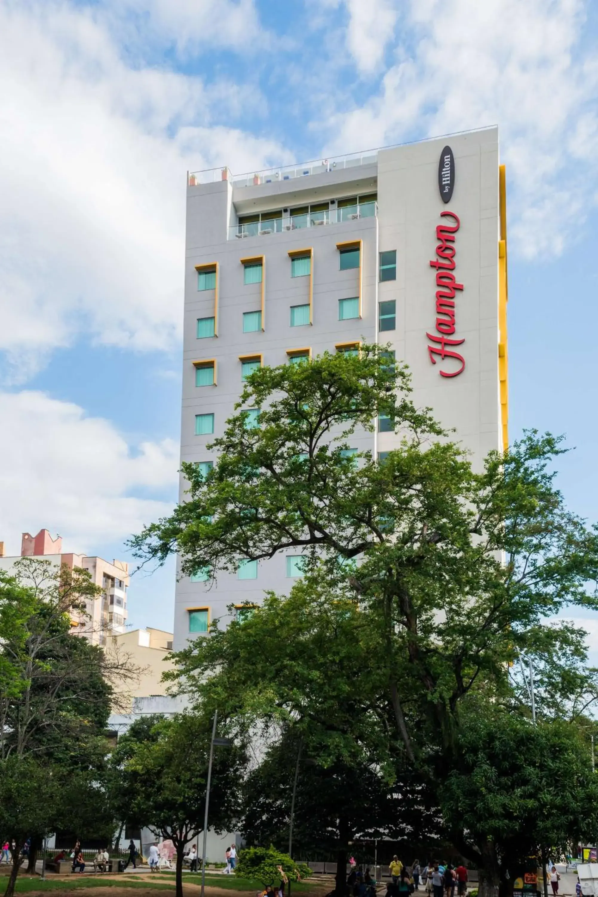 Property building in Hampton By Hilton Bucaramanga Property building in Hampton By Hilton Bucaramanga